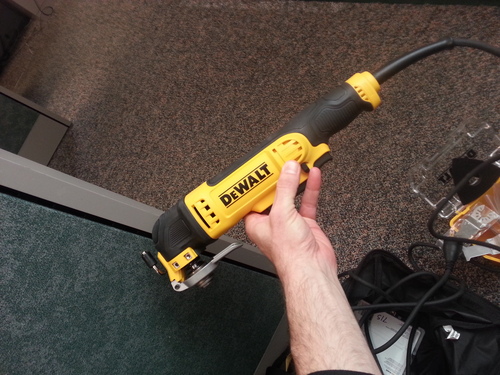 DEWALT Oscillating Tool, 3-Amp, Corded, Includes Wood Blades, Sandpaper and Tool Bag (DWE315K) customer photo 2