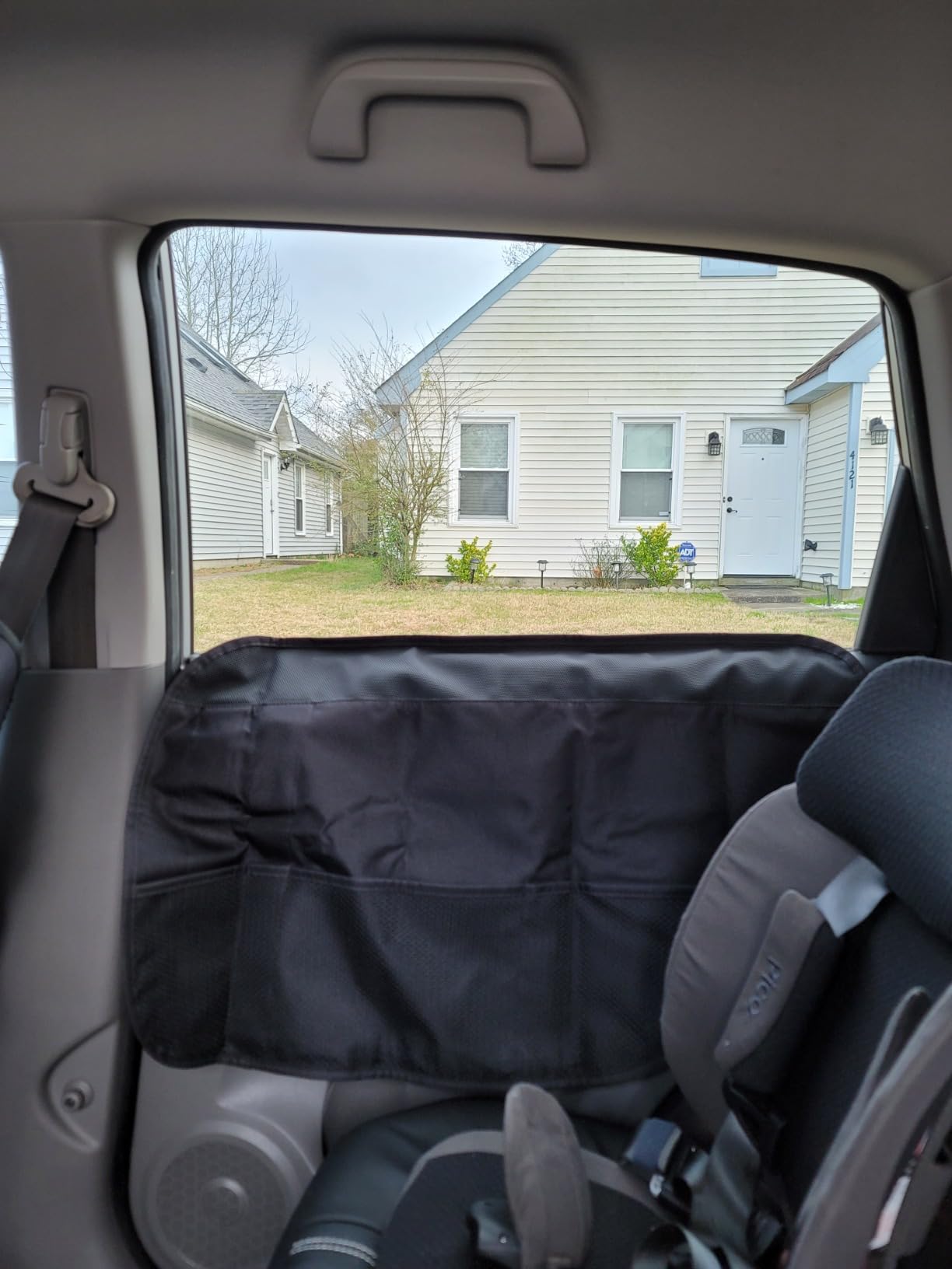 Kurgo Rover Car Door Guard, Charcoal | Protects Doors from Claws & Dirty Paws, Water & Stain Resistant, Adjustable, Easy to Clean/Install, Includes Storage Pockets customer photo 1