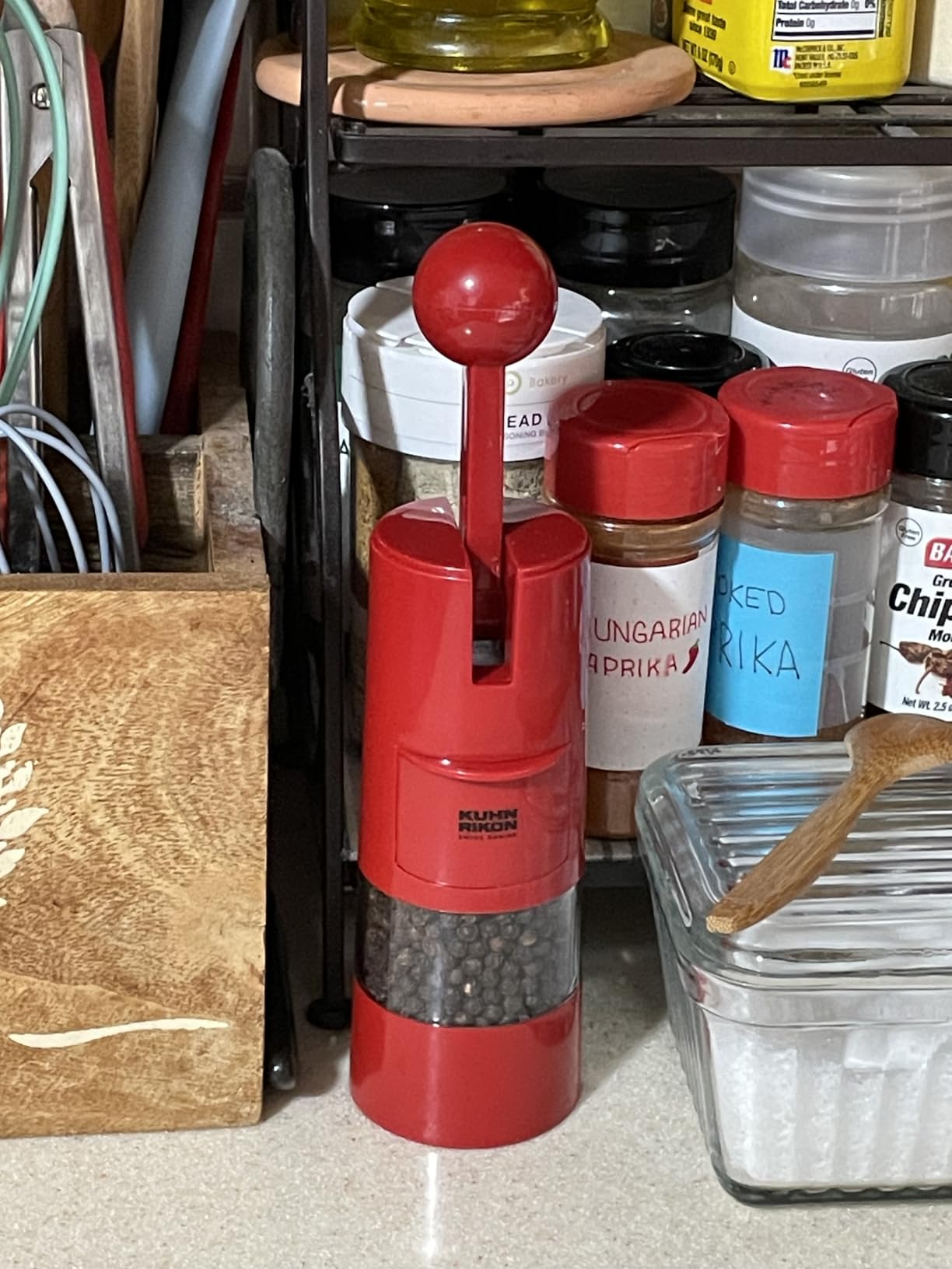Kuhn Rikon Adjustable Ratchet Grinder with Ceramic Mechanism for Salt, Pepper and Spices, 8.5 x 2.25 inches, Black customer photo 1