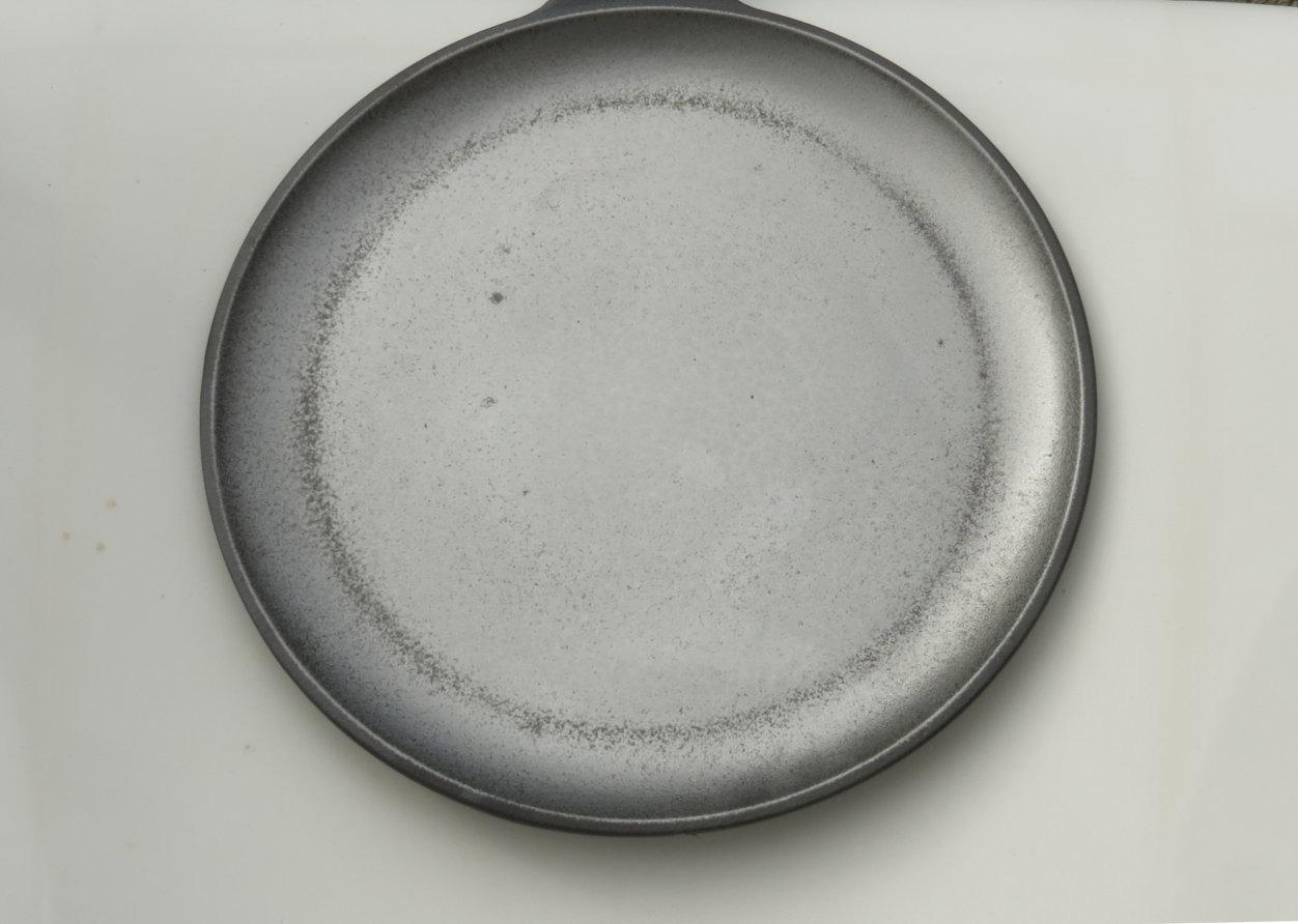 Victoria 10.5-Inch Cast Iron Comal Griddle Pan with a Long Handle, Preseasoned with Flaxseed Oil, Made in Colombia customer photo 1