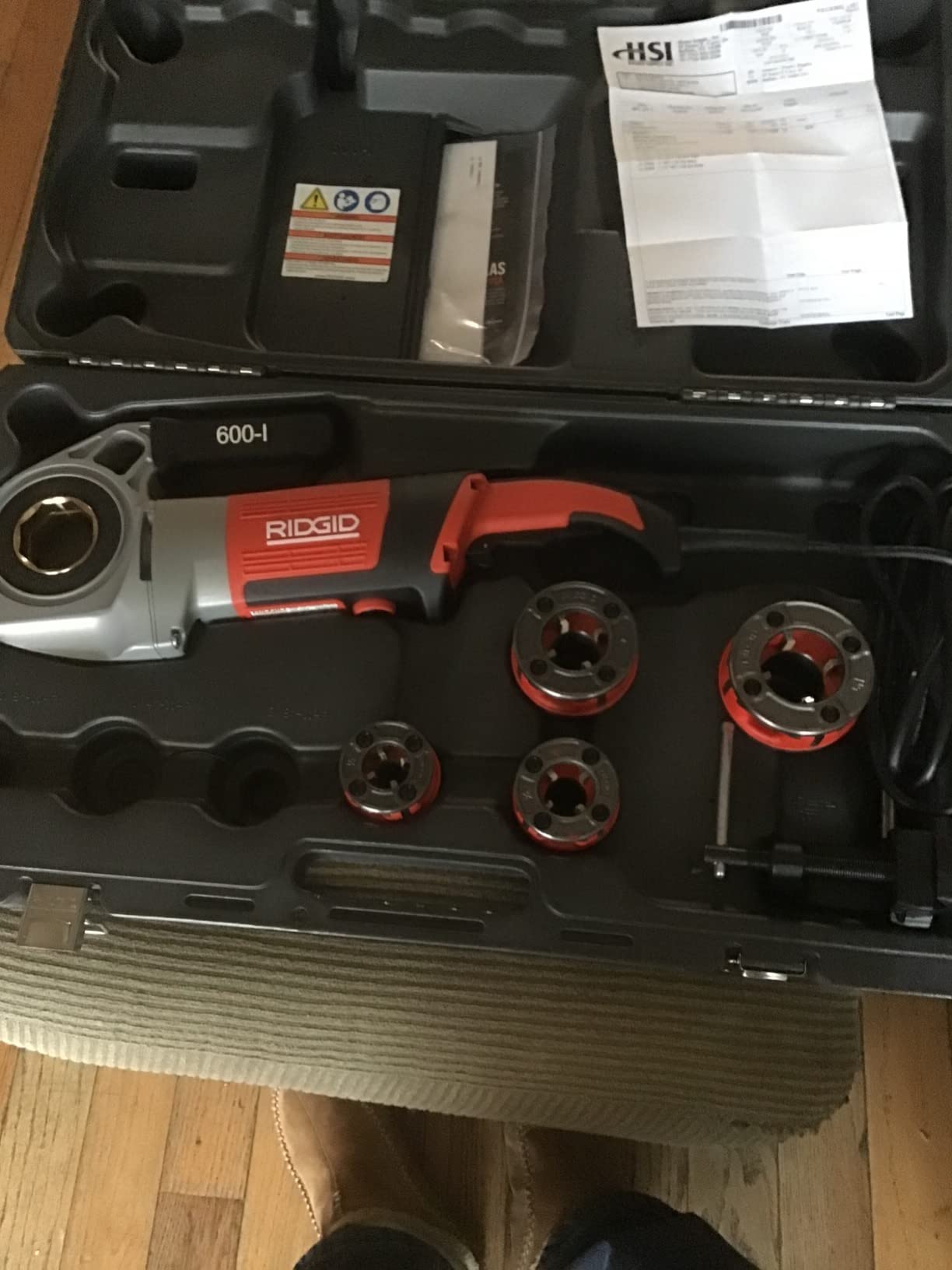 RIDGID 44918 Model 600-I Hand-Held Power Drive Kit, Pipe Threading Machine and 1/2-Inch to 1 1/4-Inch 11-R NPT Pipe Threading Die Heads with Carrying Case customer photo 1