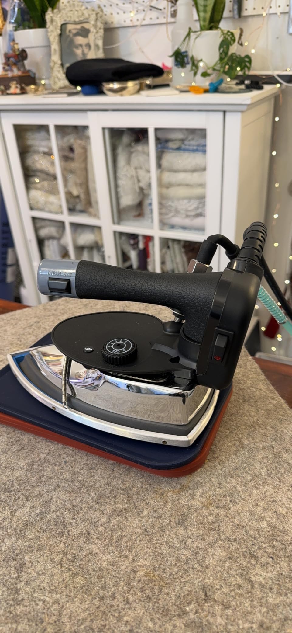 Gravity- Feed Steam Iron ~ Silver star ES-300 customer photo 1