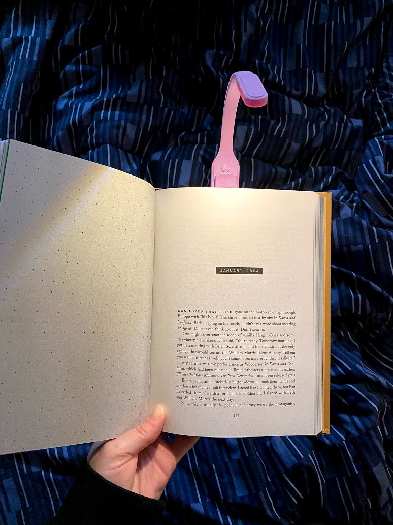 The Original Mighty Bright Recharge Clip On Rechargeable Book Light Reading Light, Warm Eye Care LEDs, Flexible, Durable, Dimmable, Lasts 60 Hours (Black) customer photo 1