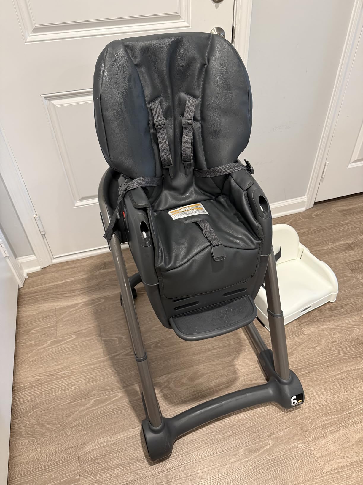 Graco Blossom 6 in 1 Convertible High Chair Studio 22.5x41x29 Inch (Pack of 1) customer photo 1