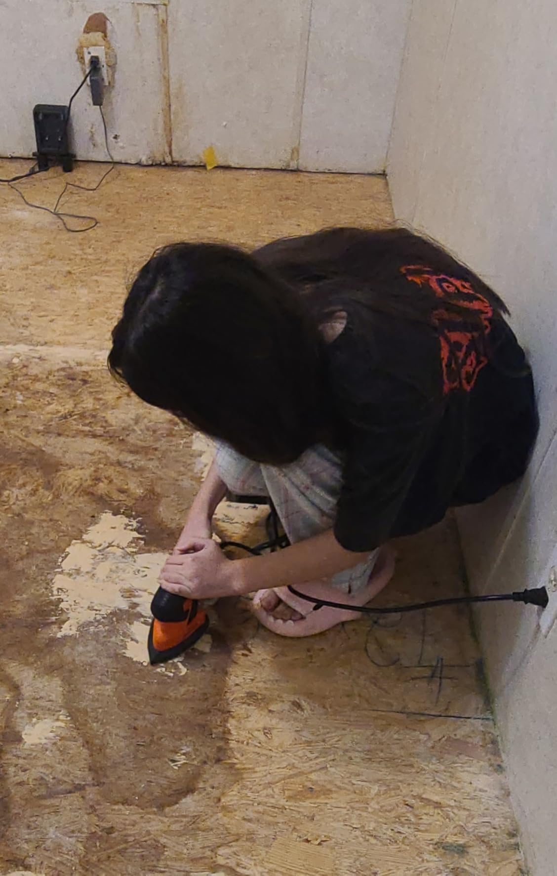 BLACK+DECKER Detail Sander, 1.2 Amp, 16,000 OPM, Compact Design, 3-Position Grip for Comfort, Includes Dust Collector, Corded (BDEMS600) customer photo 2