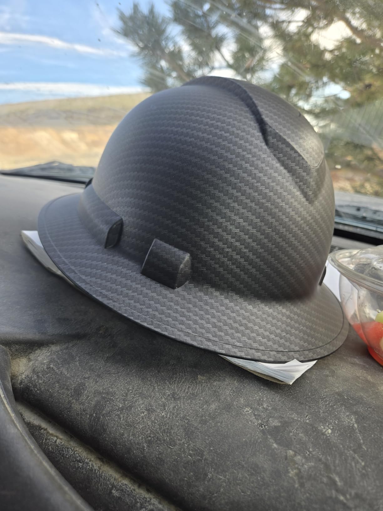 Pyramex Ridgeline Full Brim Hard Hat 4 Point Ratchet White | Full-brim sun & rain protection, HDPE shell, Ratchet suspension customer photo 2