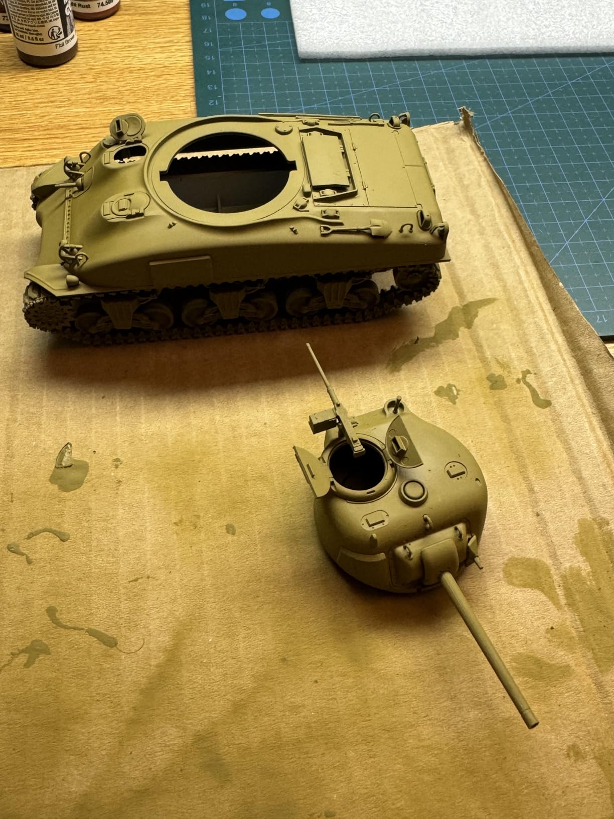 Tamiya 32523 1:48 US Tank Sherman M4A1 - Plastic Assembly Kit, Detailed Replica customer photo 1