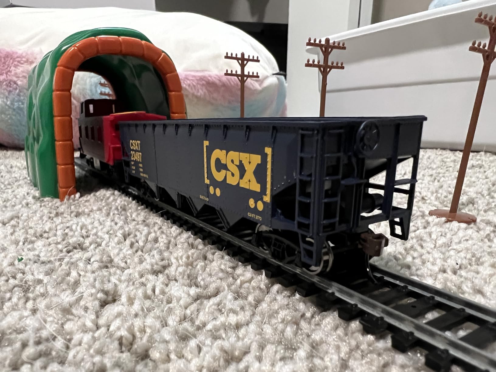 Walthers Trainline Offset Hopper-Ready to Run-CSX Transportation (Blue, Yellow; Boxcar Logo) 931-1425 HO Scale Model Railroad customer photo 1