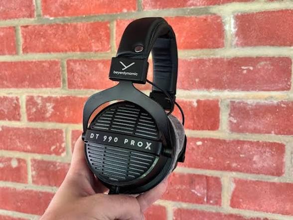 beyerdynamic DT 990 PRO Studio Headphones (250 Ohm, Black) customer photo 1