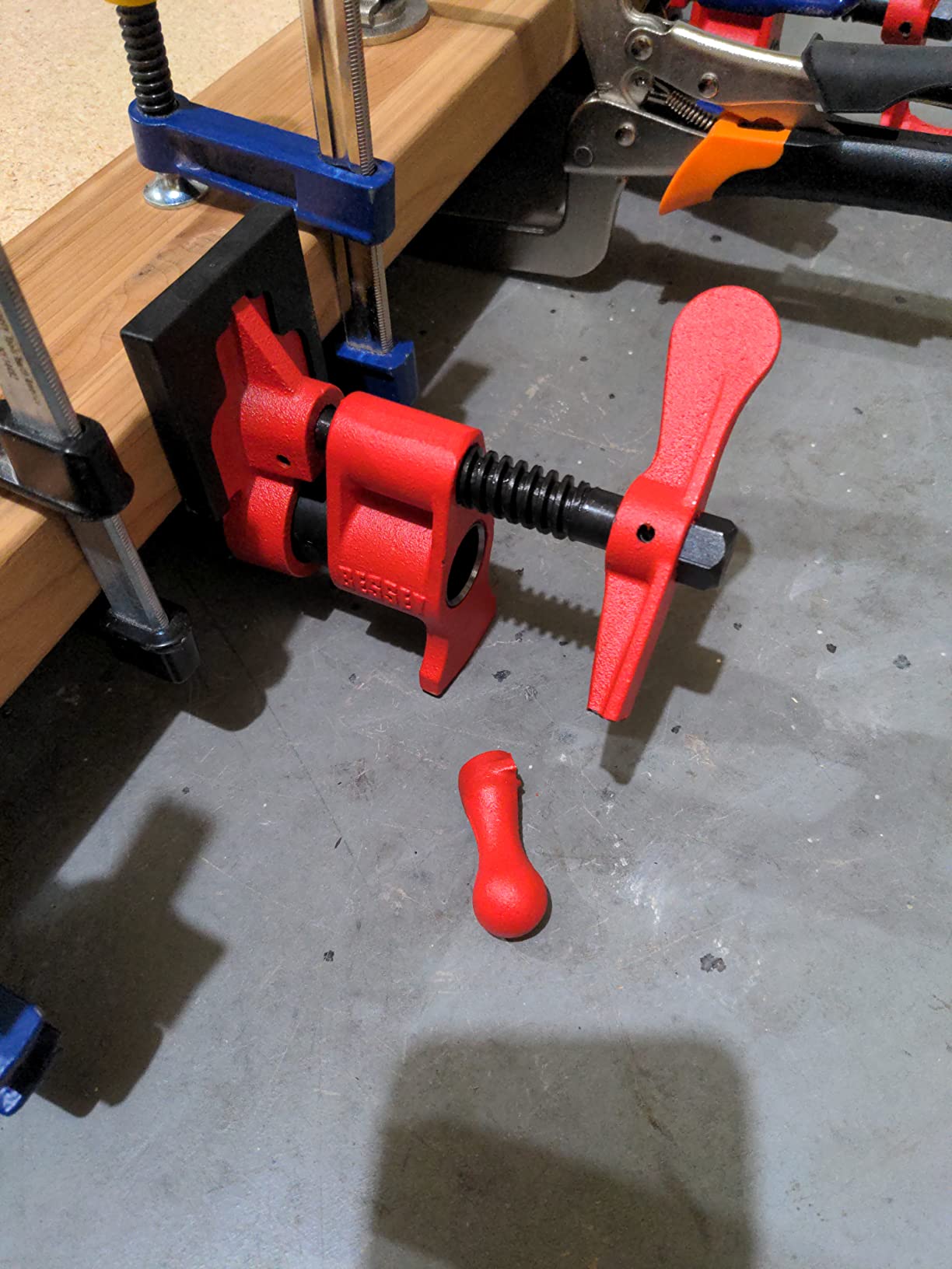 BESSEY PC34-2, 3/4 In. Traditional Style Pipe Clamp - Incredibly Versatile, Easy To Assemble, Indespensable Workshop Clamp For Woodworking, Carpentry, Home Improvement, and DIY Projects customer photo 2