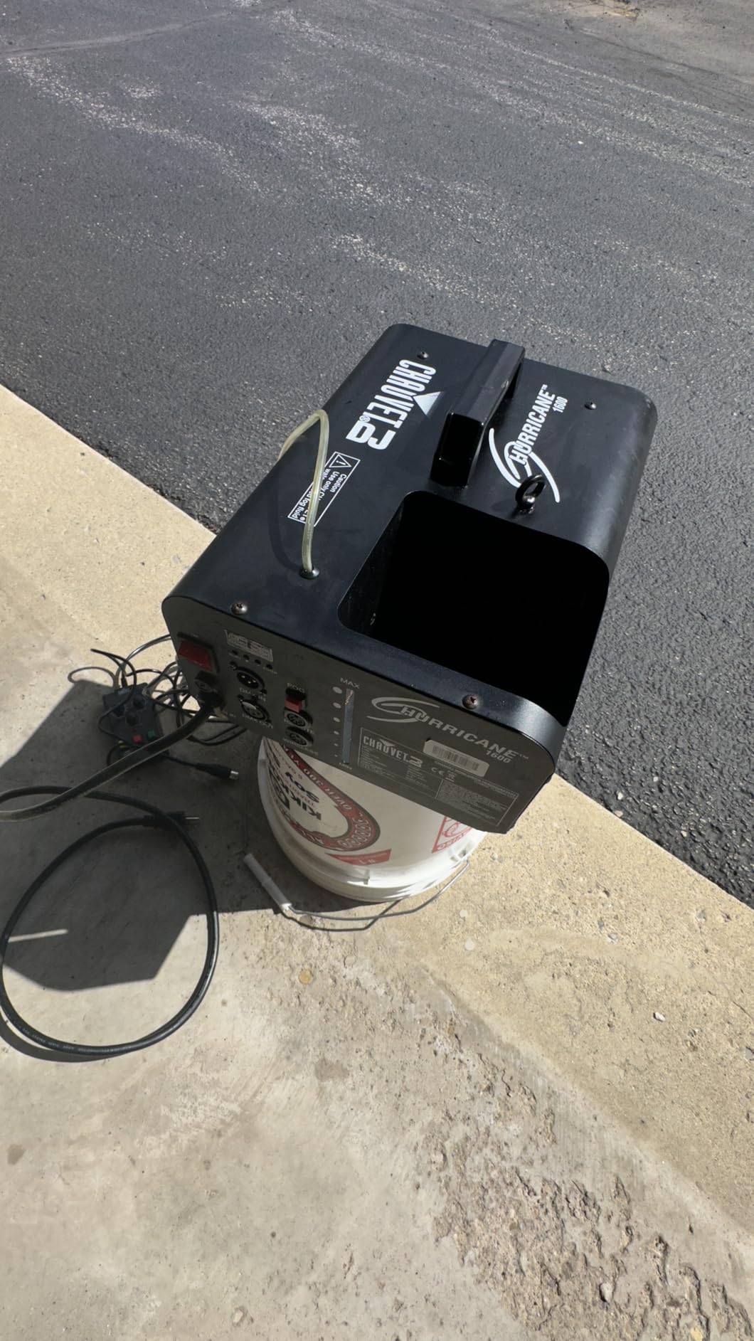 CHAUVET DJ Hurricane 1600 Compact High-Output Fog Machine w/Timer Remote & Automatic Shut-Off, BLACK customer photo 2