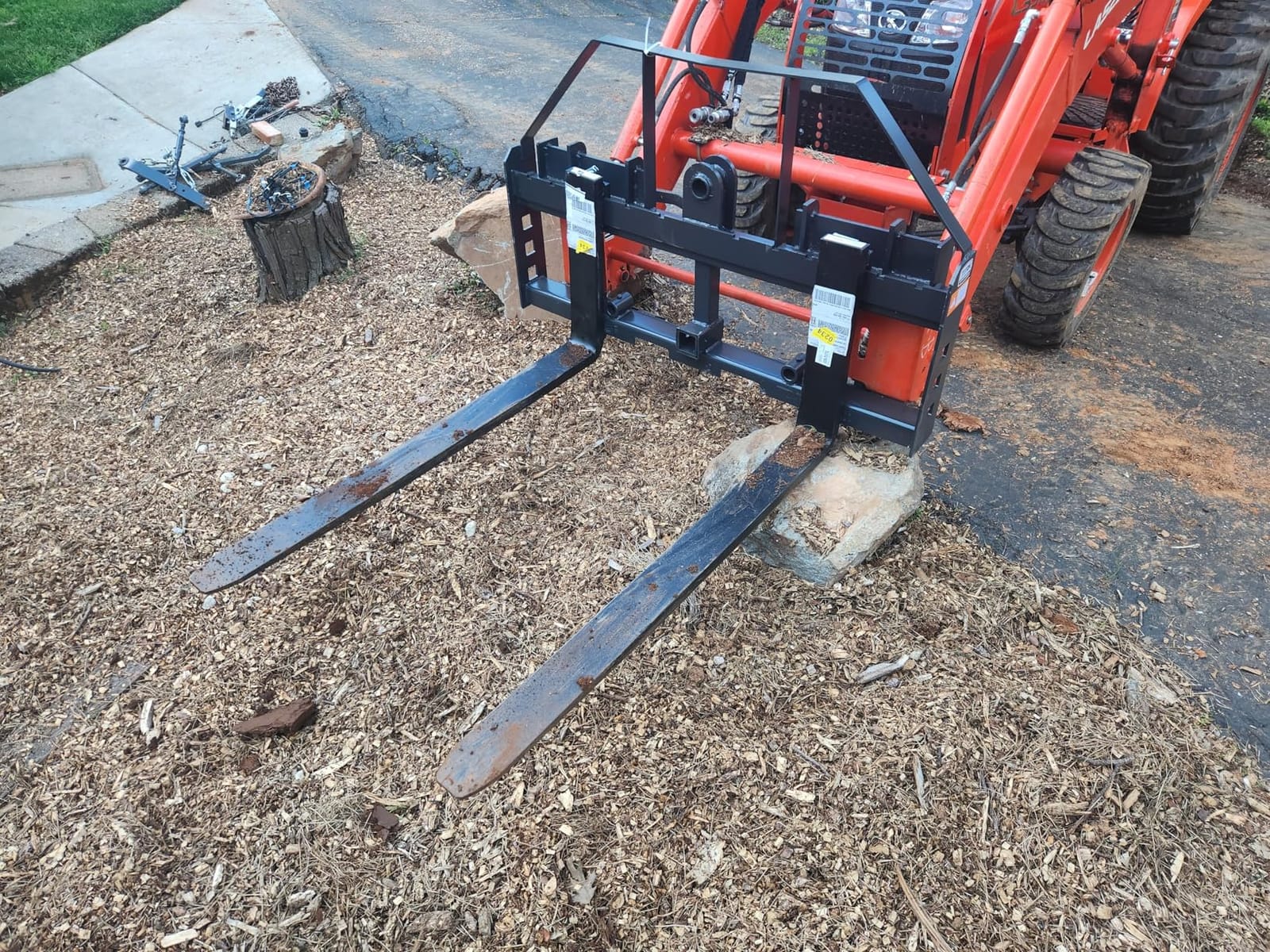 Titan Attachments Standard Series Skid Steer Pallet Fork Frame, 48 in | Quick Tach Connection Fits SSQA Loader Mounts for Fast Swaps. Rated 4,000 lb with a 2-inch Receiver Hitch for Towing customer photo 2