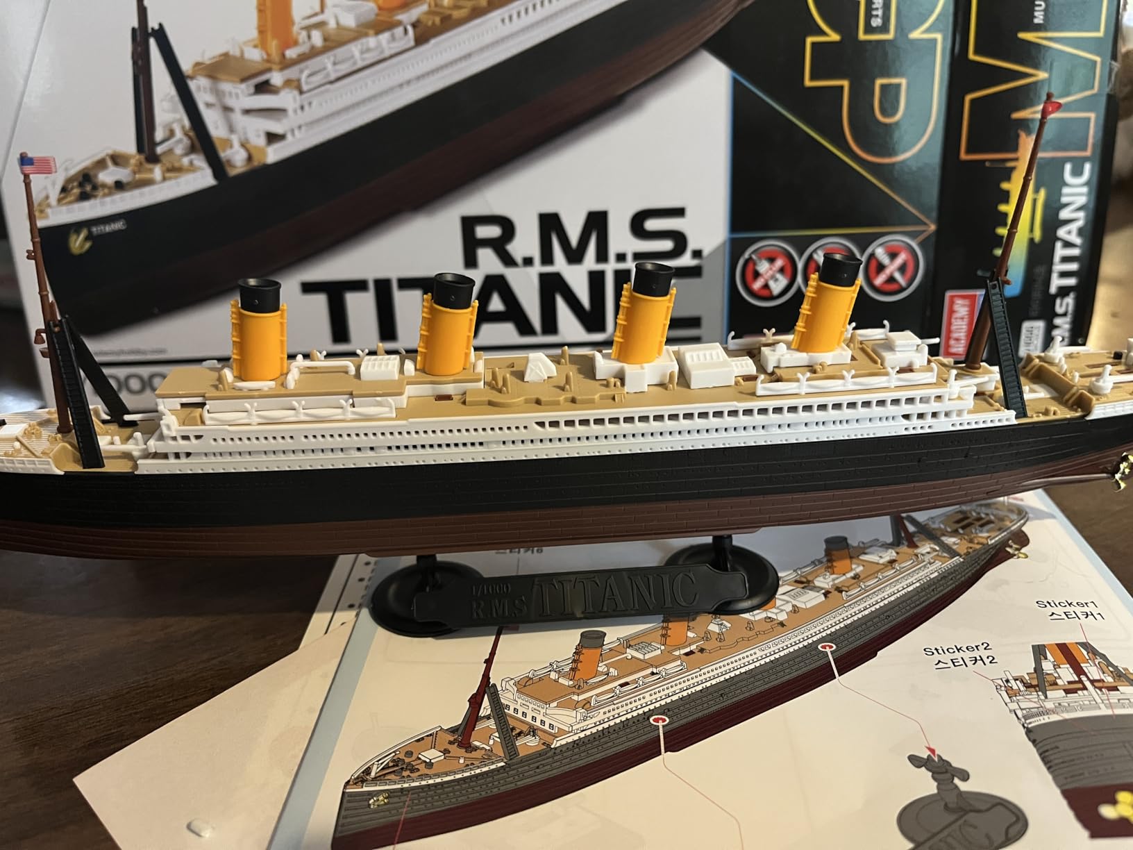 Academy 1: 1000 - R.M.S.Titanic MCP For 14 years and over. customer photo 1