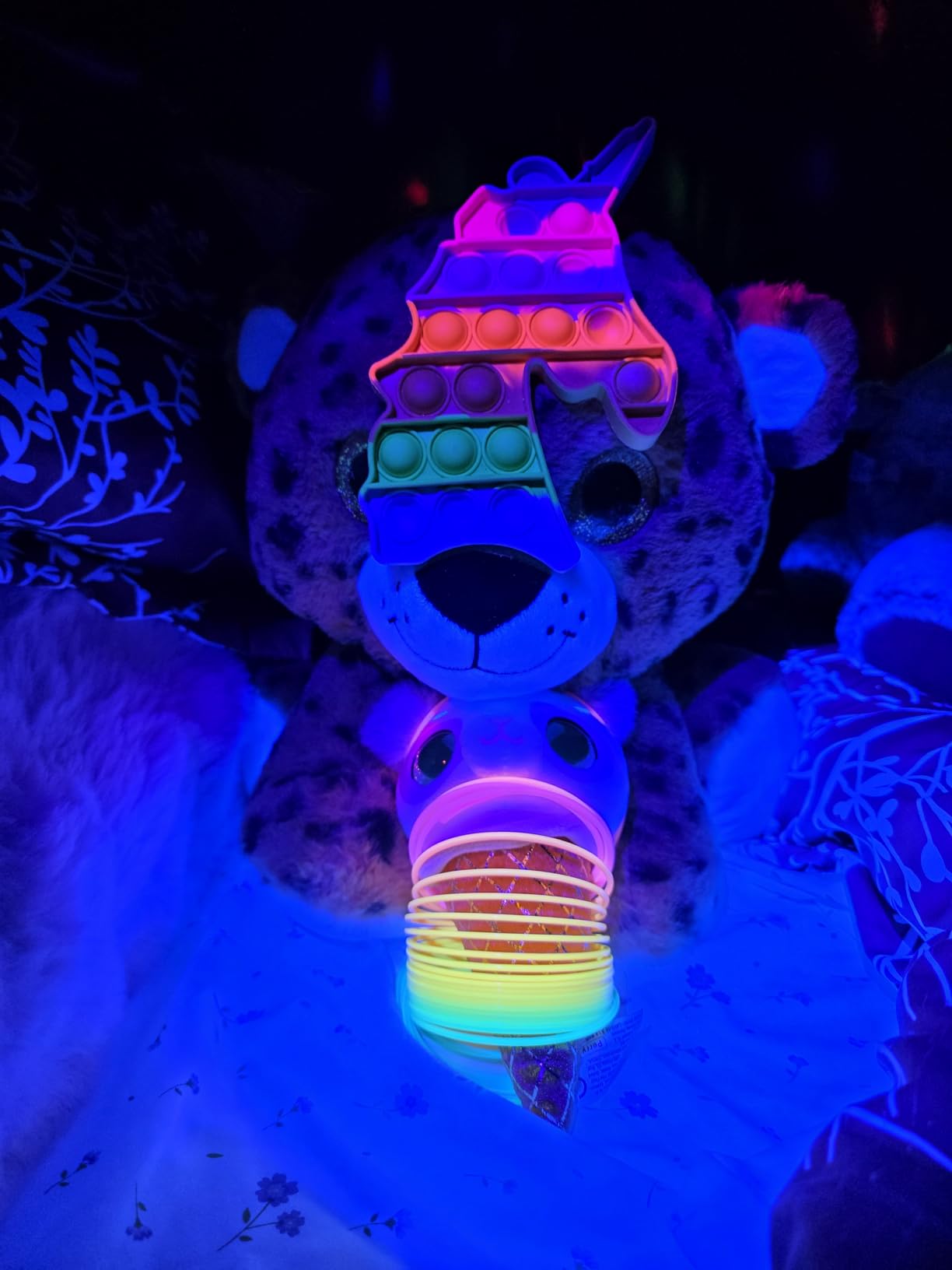 Vansky UV Flashlight Black Light, 51 LED Blacklight Pet Urine Detector for Dog/Cat Urine, Dry Stains, Bed Bug, Resin Curing, Scorpions Finder customer photo 1