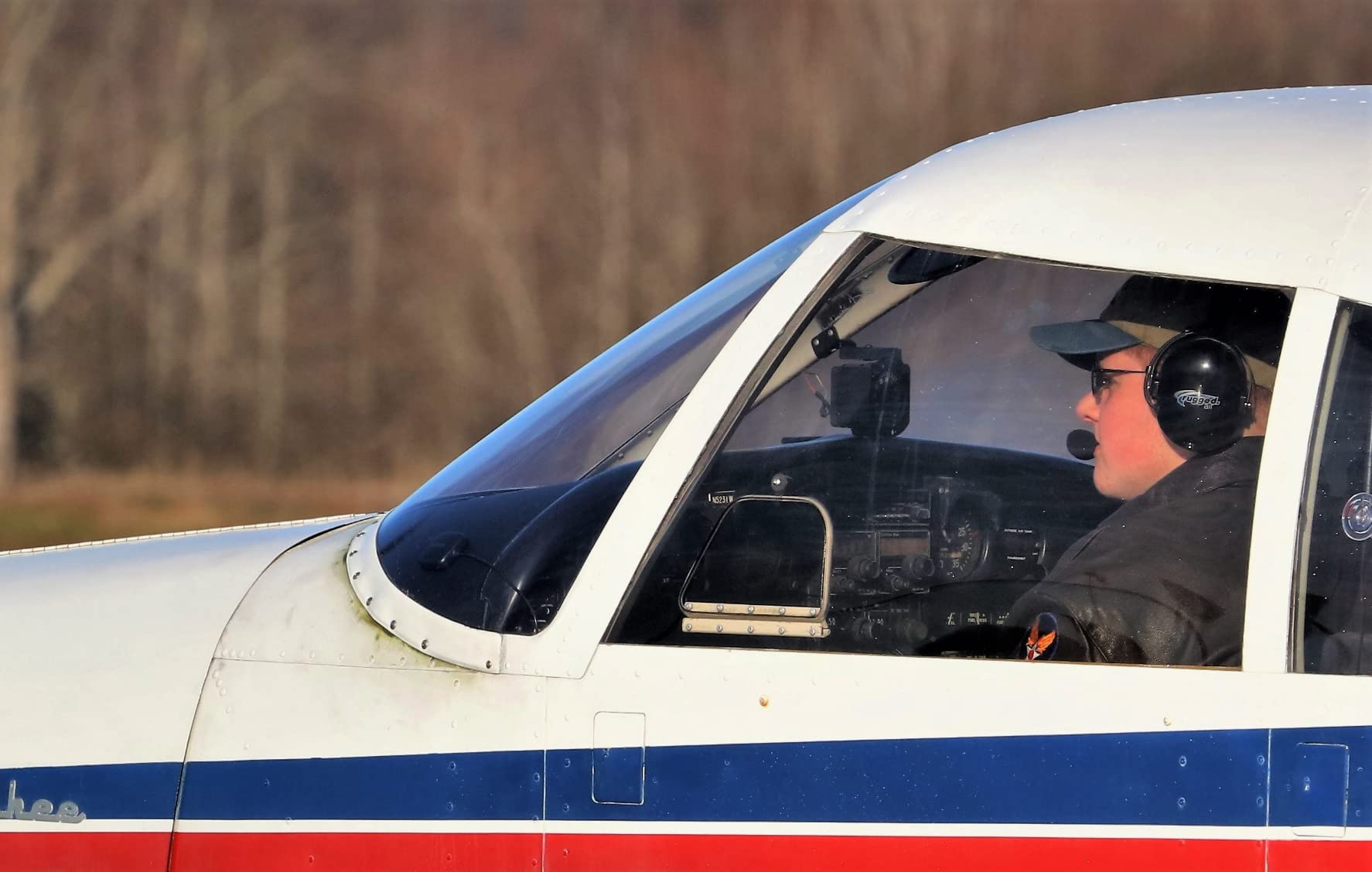 Rugged. Air RA200 Aviation Headset for Student Pilots & Flight Schools | Features Clear Hear Speakers, Noise Canceling Microphone, Foam Ear Seals, Custom Fit Headband, and Headset Bag customer photo 2