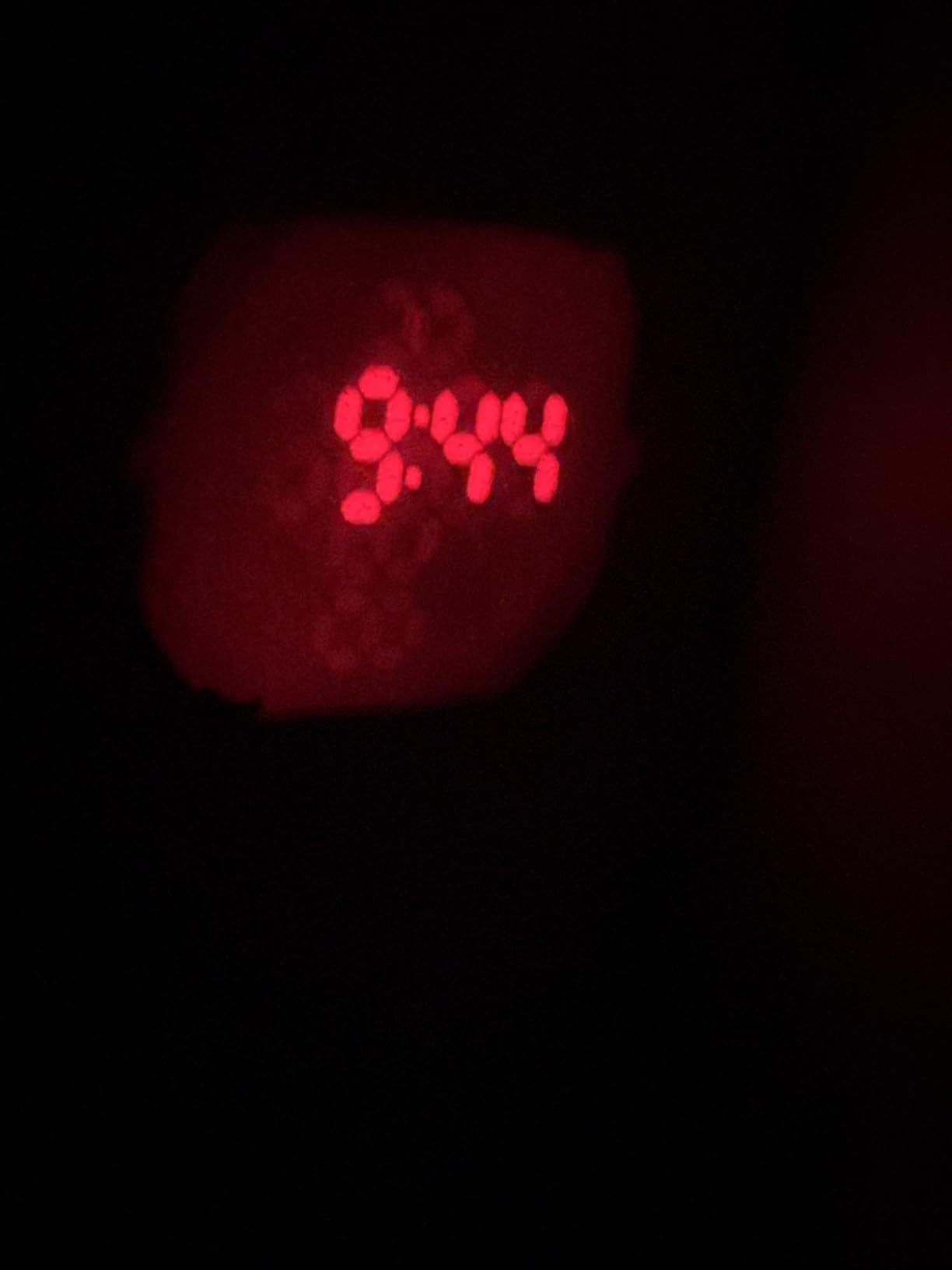 La Crosse Technology 616-1412 Projection Alarm Clock with Indoor Temperature customer photo 2