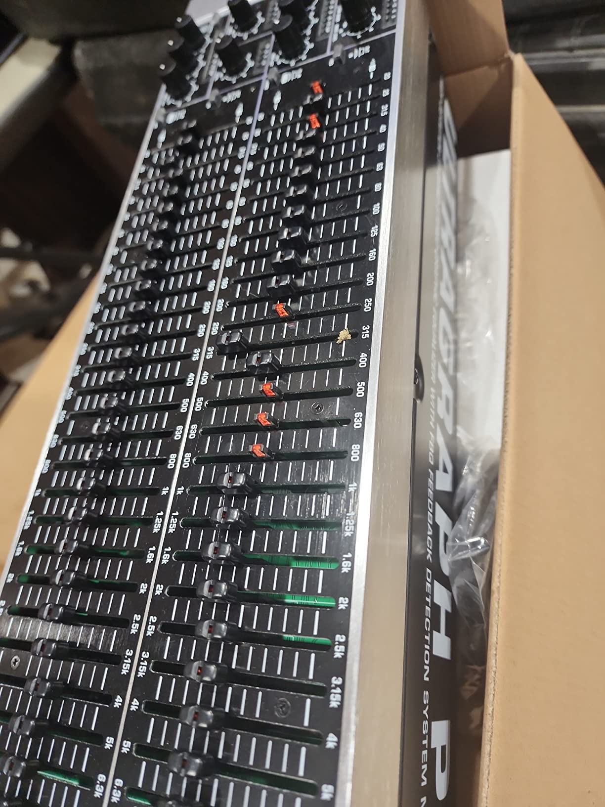 Behringer ULTRAGRAPH PRO FBQ6200HD High-Definition 31-Band Stereo Graphic Equalizer with FBQ Feedback Detection System customer photo 2