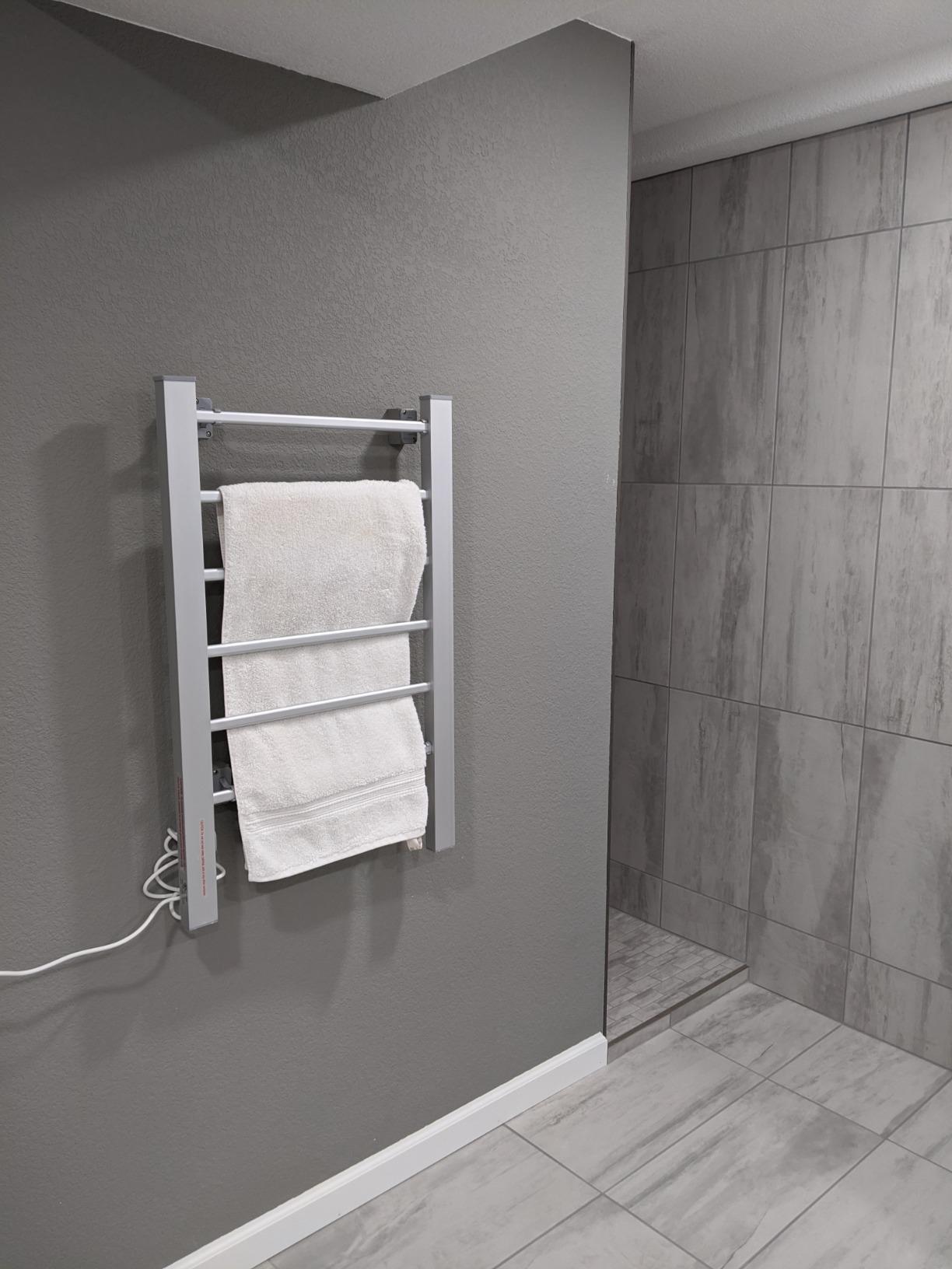 Pursonic TW300 Towel Warmer Rack for Bathroom - 6-Bar Electric Heated Towel Rack, Wall Mounted or Freestanding Setup, Plug-In Towel Dryer, Minimal Assembly Chrome-Plated customer photo 1