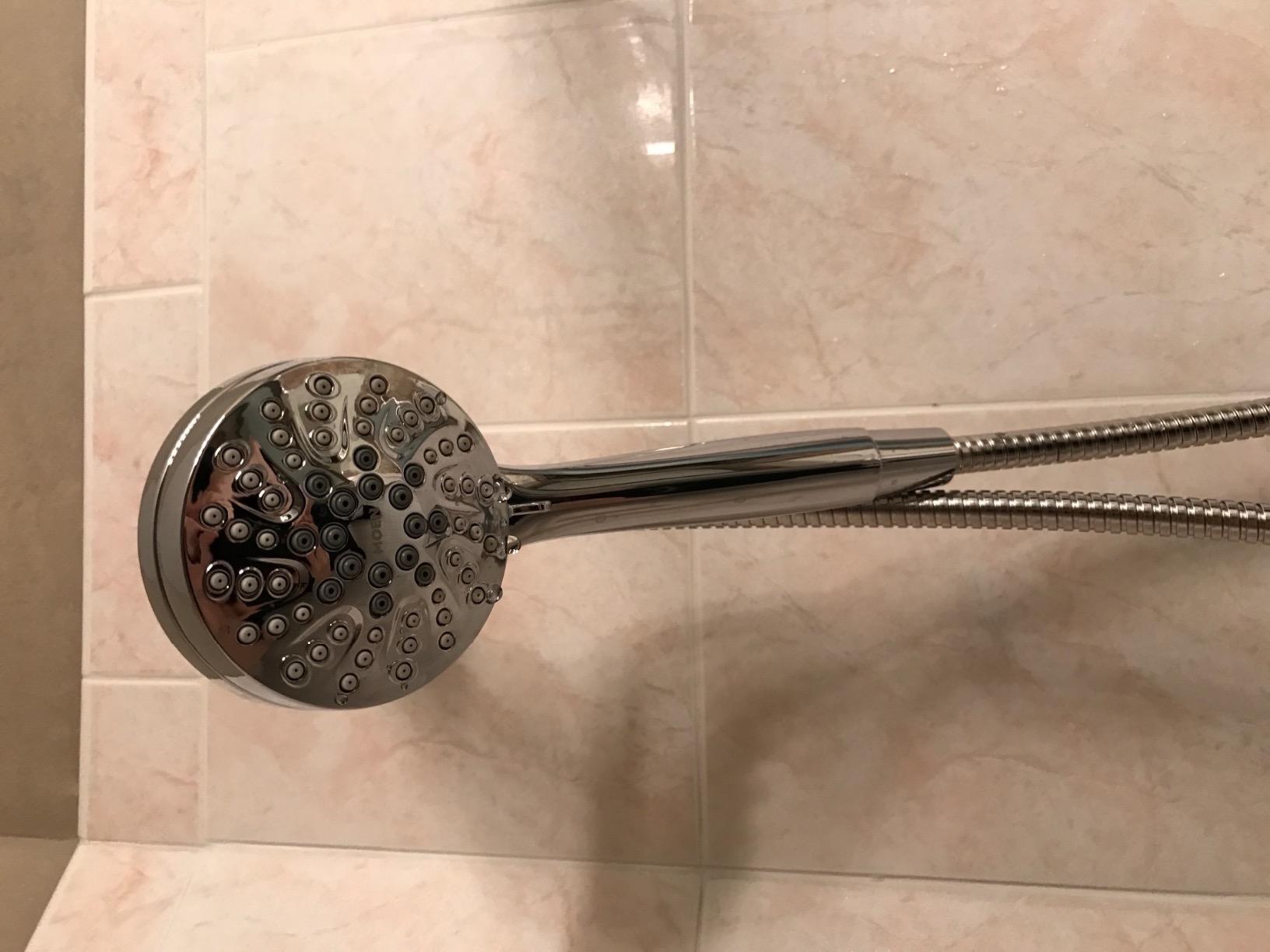 Moen Engage Magnetix Shower Head with Handheld Sprayer, 6 Handheld Shower Head Spray Functions, Chrome Finish, 26100EP customer photo 1