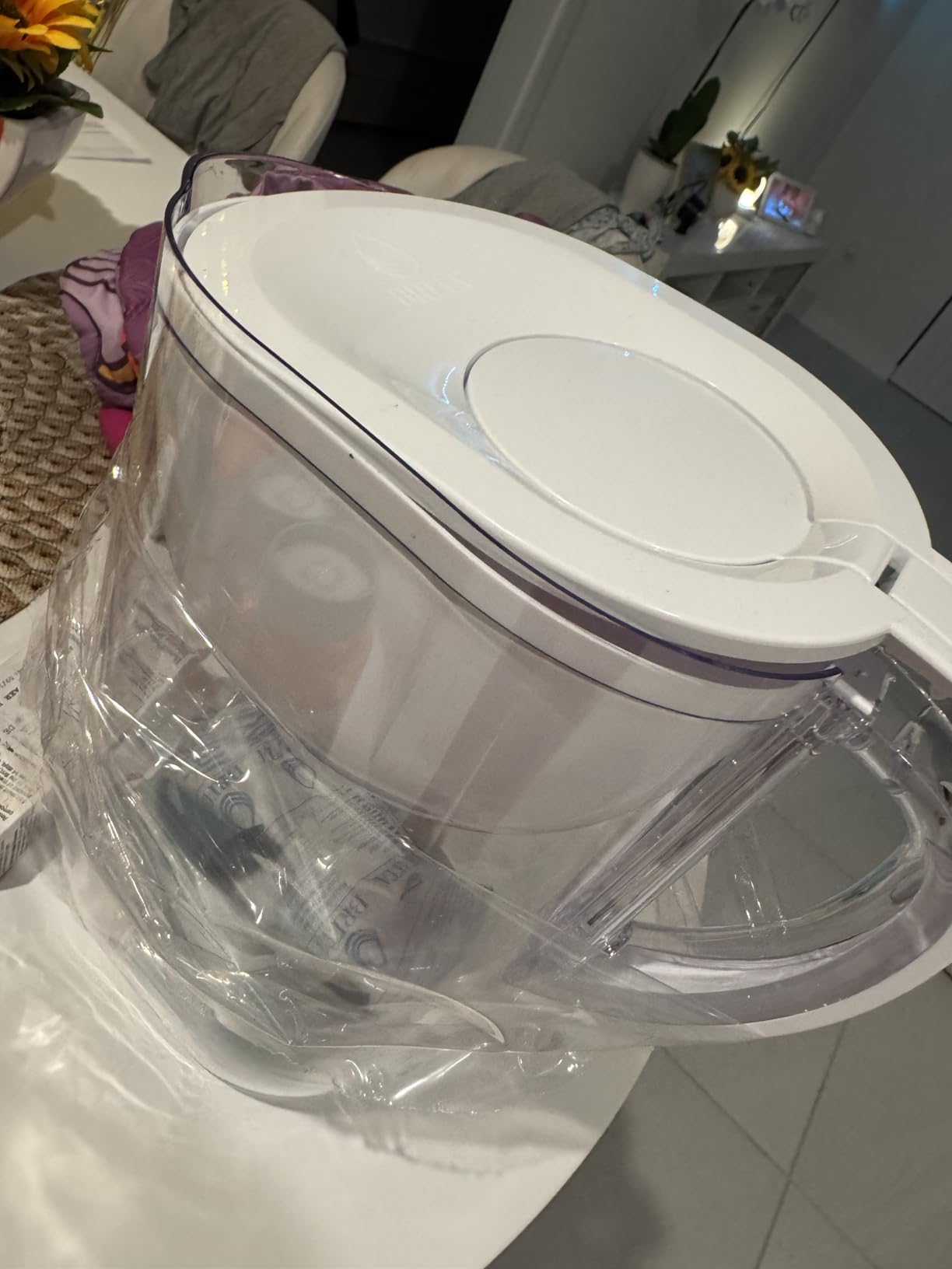 Brita Large 10 Cup Water Filter Pitcher, Includes 1 Filter, Bright White customer photo 1