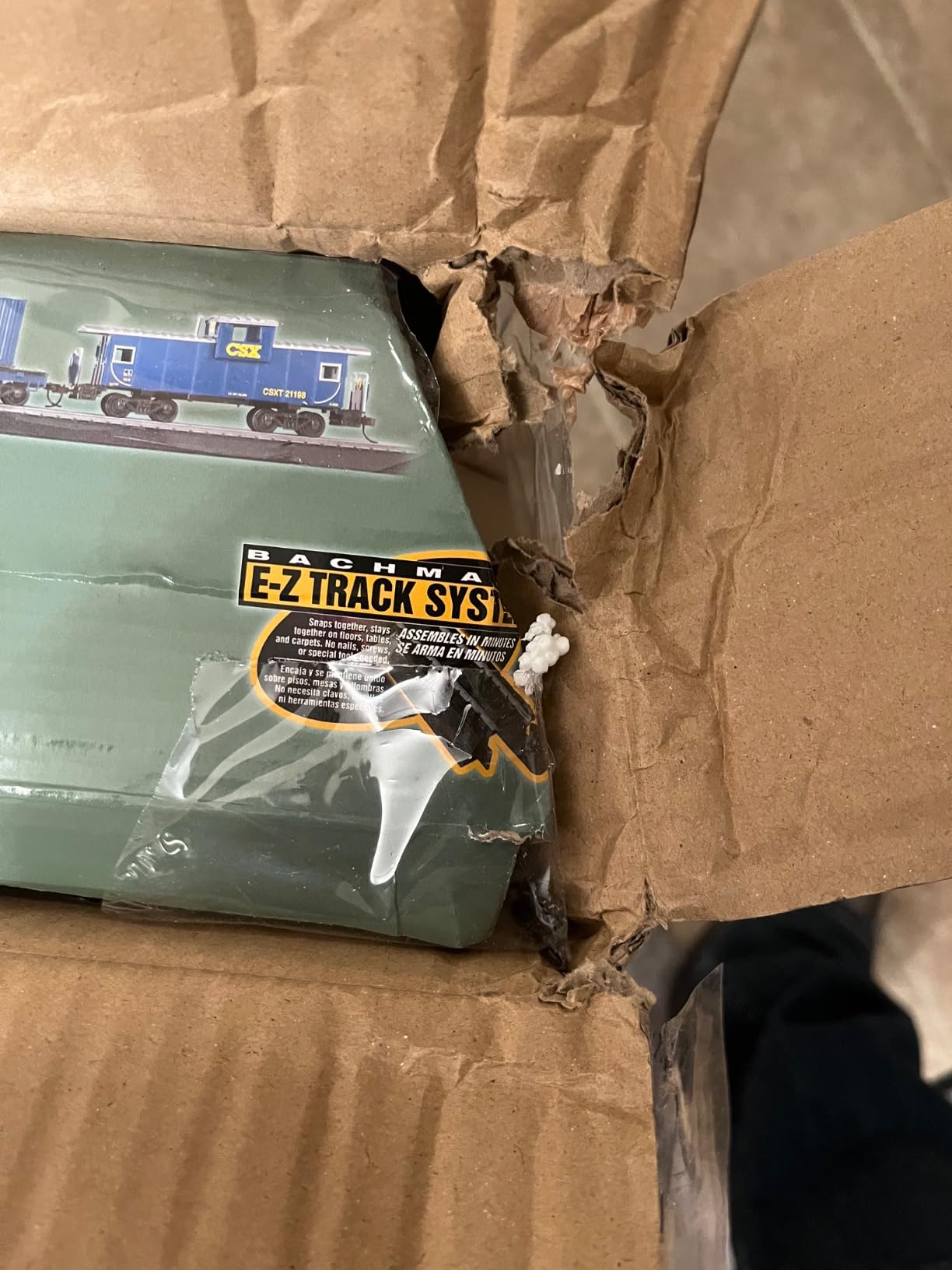 Bachmann Trains - Coastliner Ready To Run Electric Train Set - HO Scale customer photo 2