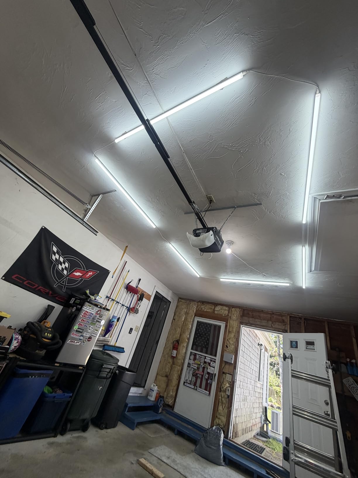 Barrina (6 Pack LED T5 Integrated Single Fixture, 4FT, 2200lm, 6500K 20W | Super Bright White Utility LED Shop Light, Ceiling Under Cabinet Light, Corded Electric with ON/Off Switch, ETL Listed customer photo 2
