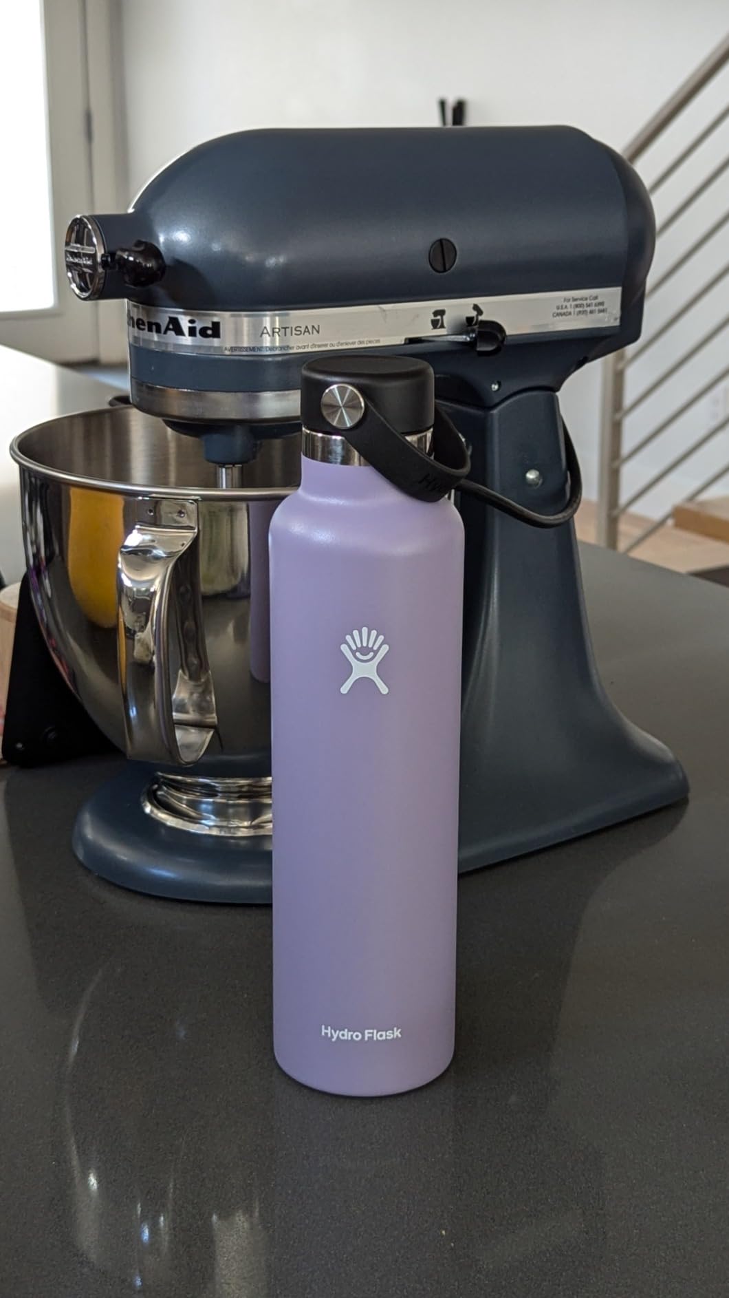 Hydro Flask Water Bottle - Insulated Stainless Steel - Non Spill, Leakproof in 24 Oz Black customer photo 1