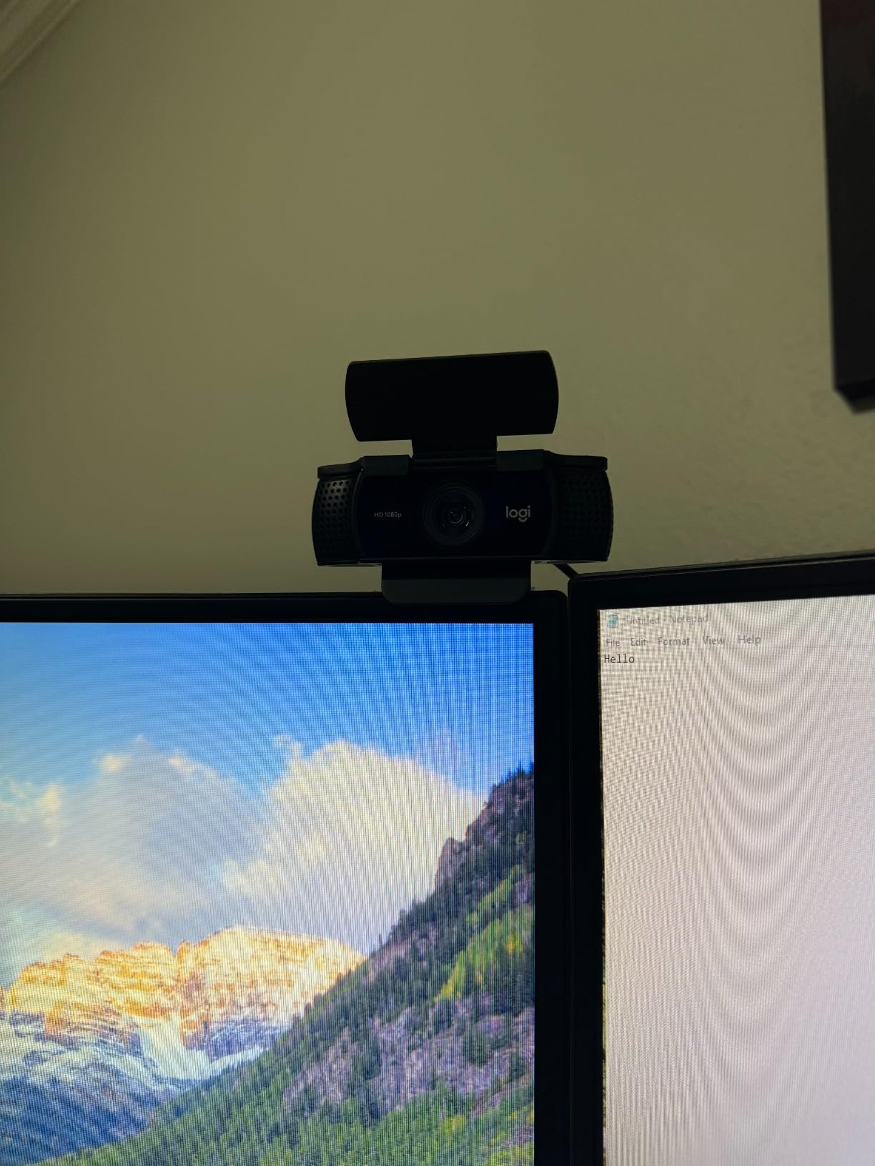 Logitech C922x HD Pro PC Webcam, Full HD 1080p/30fps or 720p/60fps Video, HD Light Correction customer photo 2