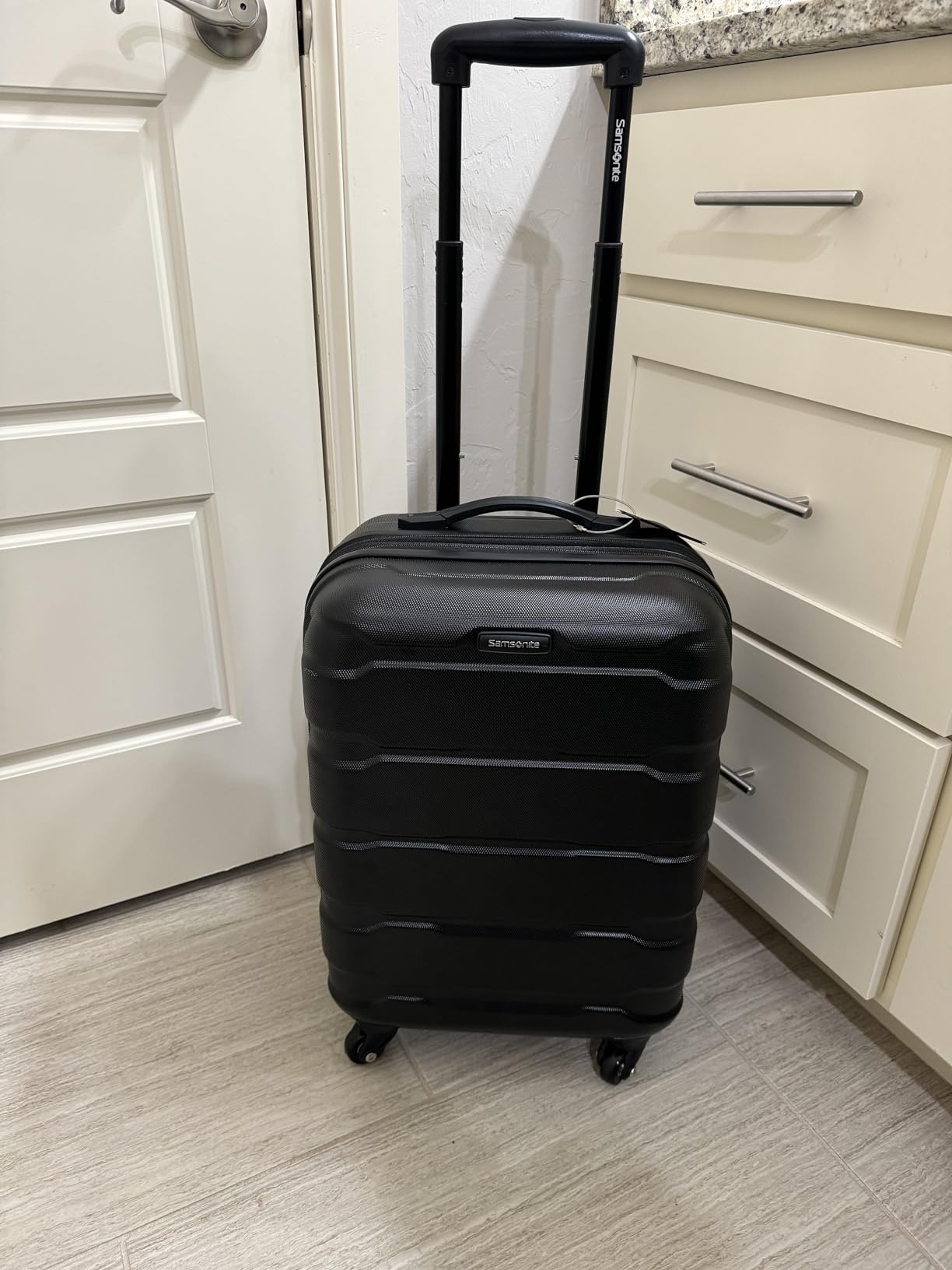 Samsonite Omni PC Hardside Expandable Luggage with Spinner Wheels, Navy, Carry-On 20-Inch customer photo 1