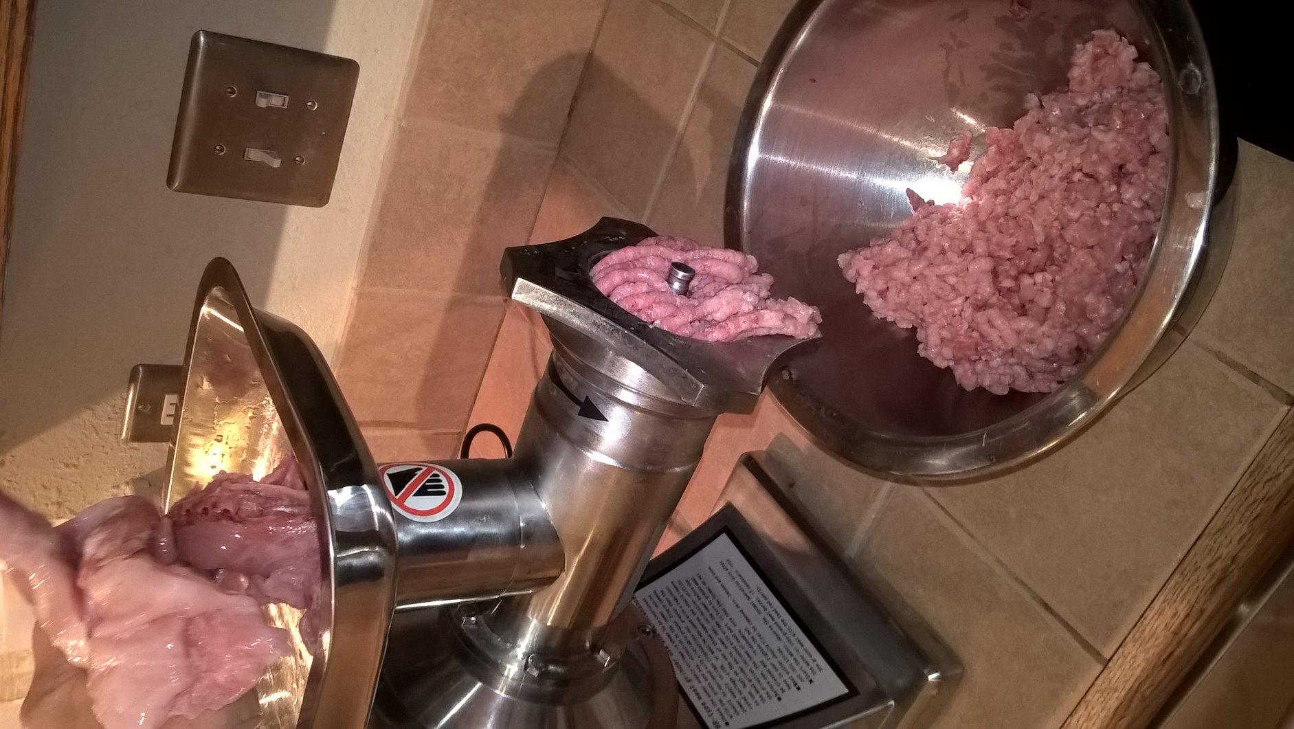 Barton Commercial #12 Electric Meat Grinder, 1100W Stainless Steel Meat Mincer & Sausage Stuffer with Stainless Steel Cutting Blade for Beef, Pork, Venison, Chicken & Home or Commercial Use customer photo 1