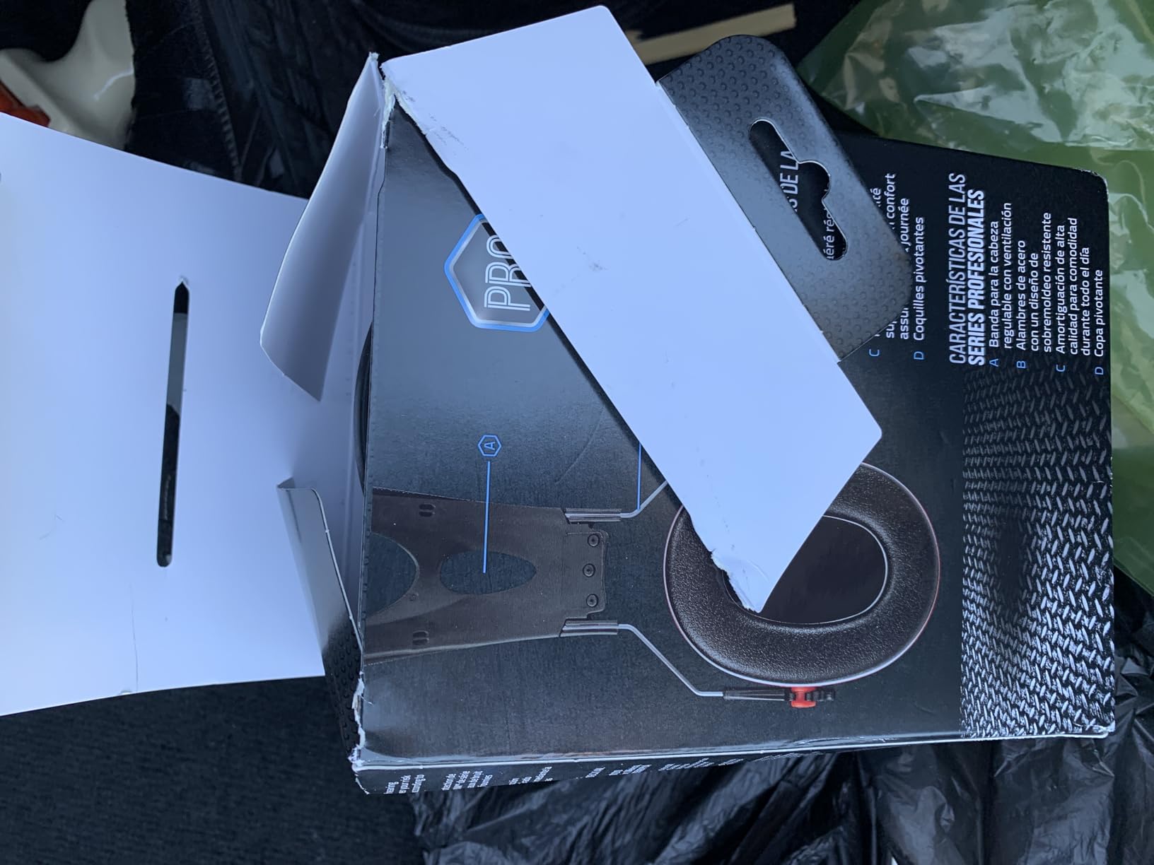 3M Pro-Grade Earmuff, Noise Reduction customer photo 1