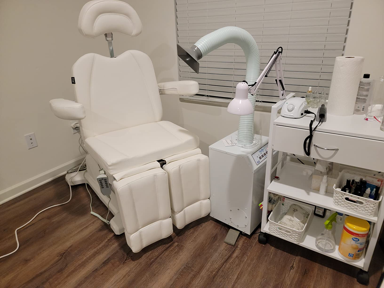 Dir Full Electrical Medical Aesthetic Chair, Podiatry, Dental, Facial Beauty Bed with Split Leg Libra, White customer photo 1