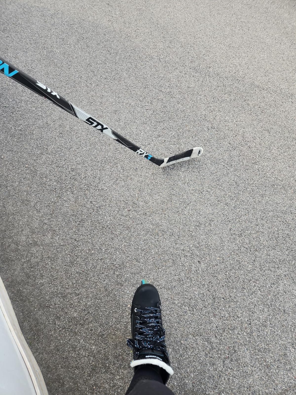 Wraparound Hockey Stick Blade Protector for Off Ice Training, Street Hockey | Long Lasting - Cuts to Fit Kids, Intermediate, Senior Sticks customer photo 1