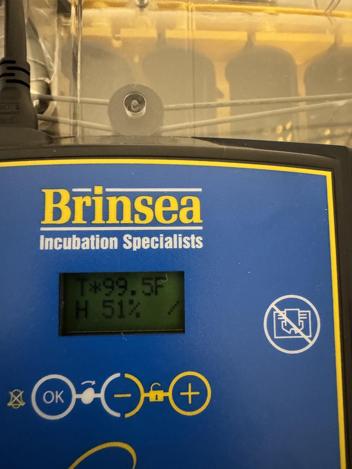 Brinsea Ovation 56 EX Egg Incubator, Automatic Turning & Humidity Control - 50+ years of trusted precision. Built-in automatic humidity, auto-turn & temp alarms take the stress out of hatching 56 eggs customer photo 1