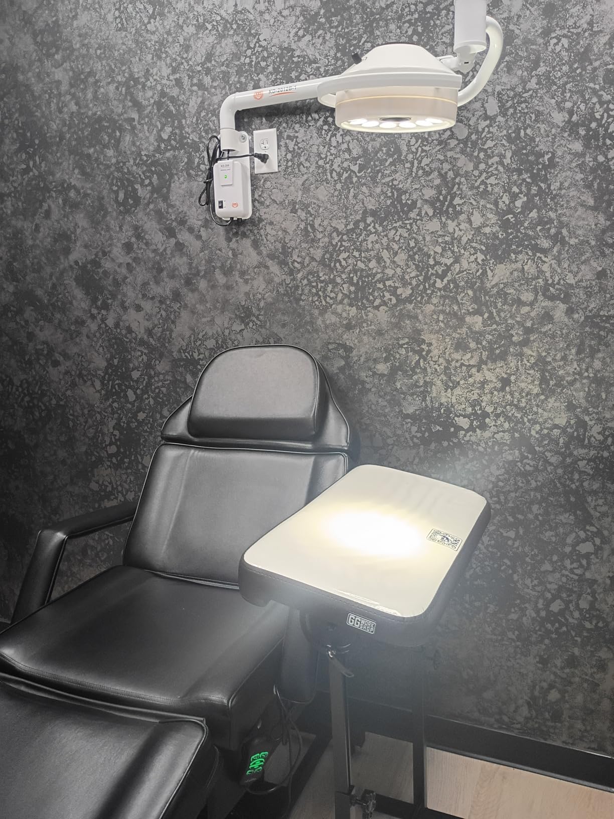 Dental 36W Hanging LED Surgical Oral Exam Light Shadowless Lamp KD-2012D-1 customer photo 2