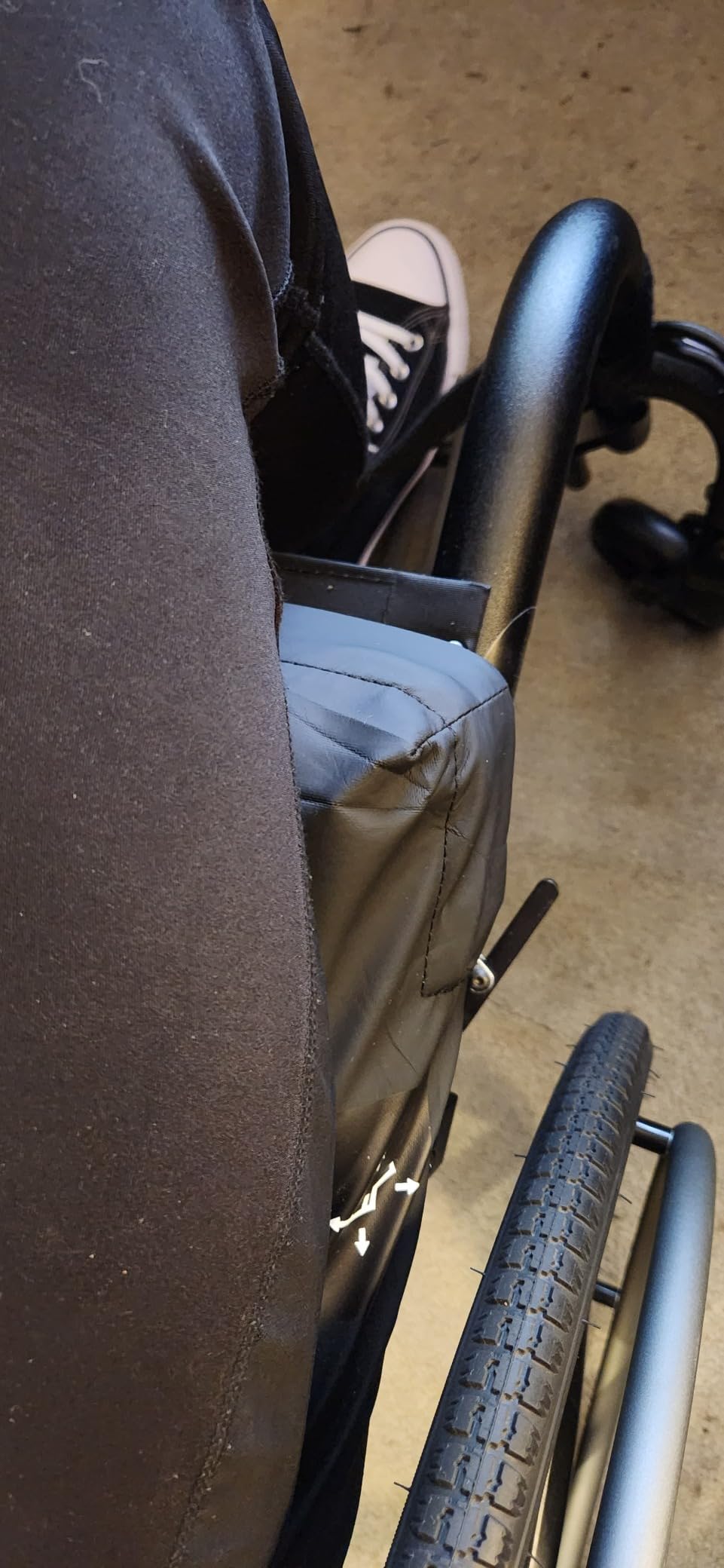 Roho Mosaic Seat Cushion, Inflatable Air Cushion for Wheelchair or Office Chair, Adjustable Comfort Support, Heavy-Duty Non-Slip Cover, Portable Design, 18 x 16 Inch customer photo 1