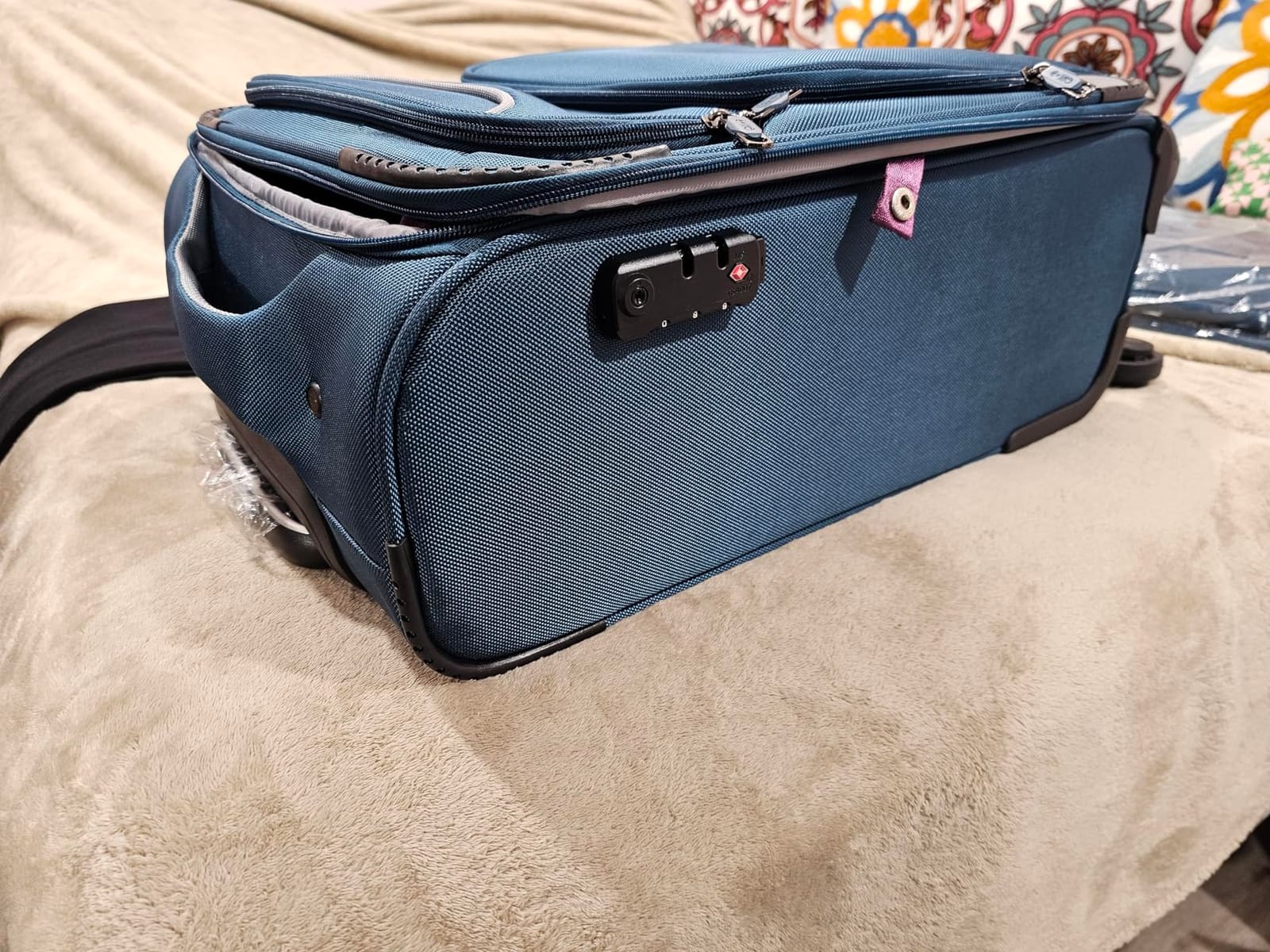 Coolife Softshell Luggage, TSA Lock, Spinner Wheels, 4-Piece Set with Tote | 1680D oxford cloth, 210D nylon lining, 4 spinner wheels, telescopic handle, IATA carry-on, aluminum handle, TSA lock customer photo 1