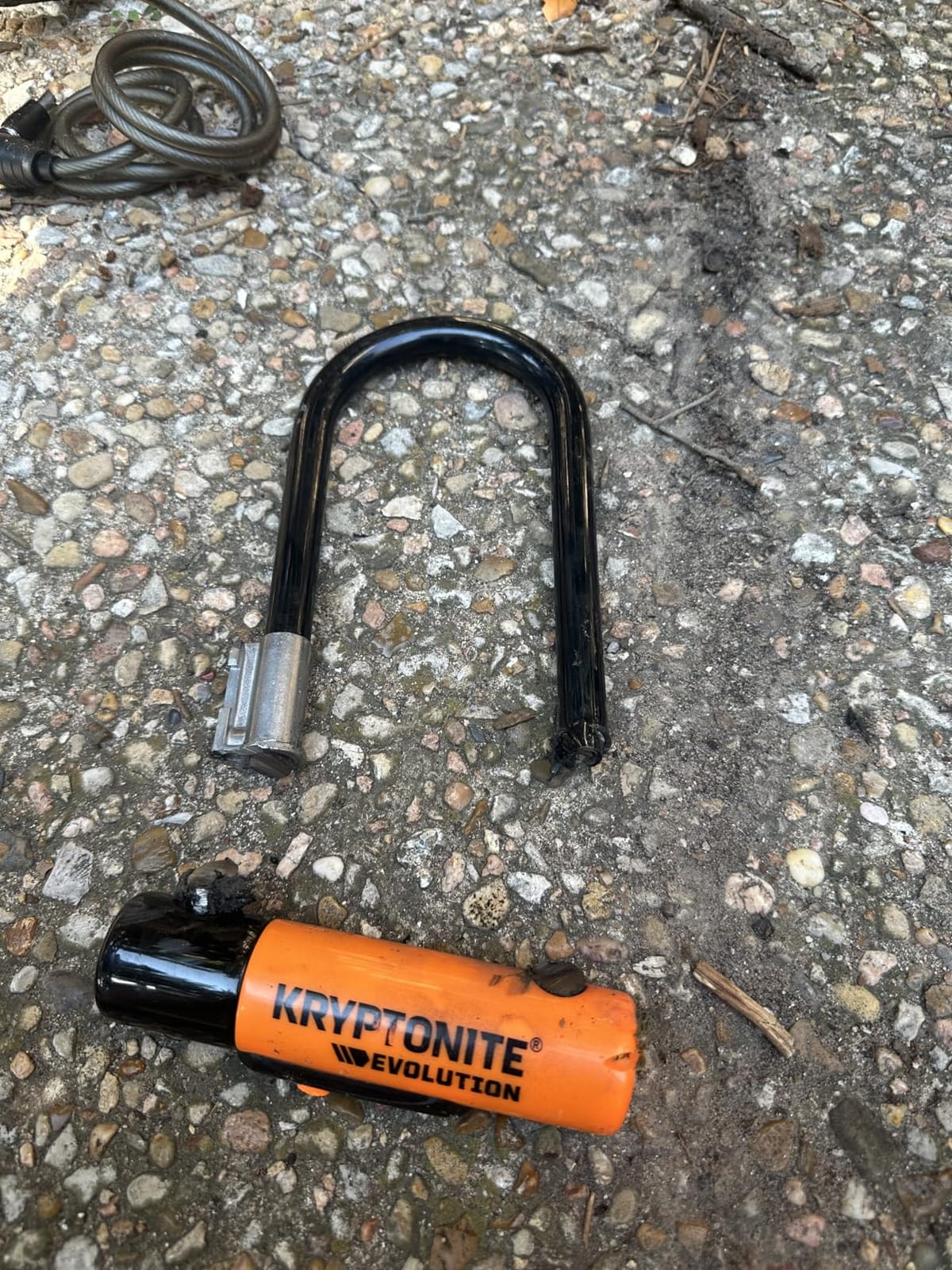Kryptonite Evolution Mini-7 Bike U-Lock, 13mm Steel Shackle, 4 ft Cable customer photo 2