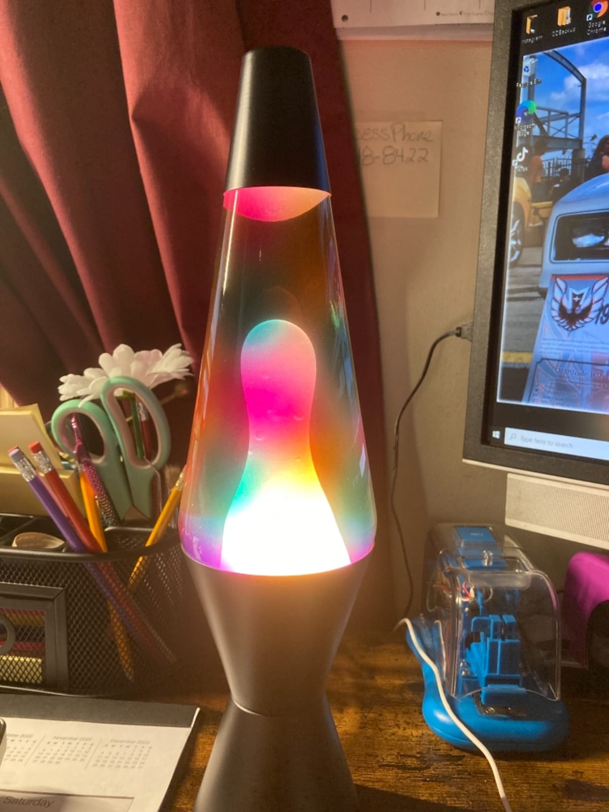 Lamp 2700 Lava, 14.5-inches, White Wax, Clear Liquid, Graffiti Globe, and Black Base customer photo 2