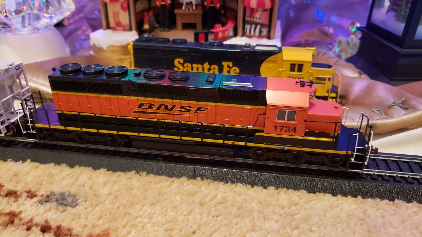 Bachmann Trains EMD SD40-2 DCC Locomotive BNSF #1734(Heritage III) HO Scale | Diesel Locomotive, DCC Equipped with All Wheel Drive, Highly Detailed, Metal Wheels and E-Z Mate Couplers, 60916 customer photo 1