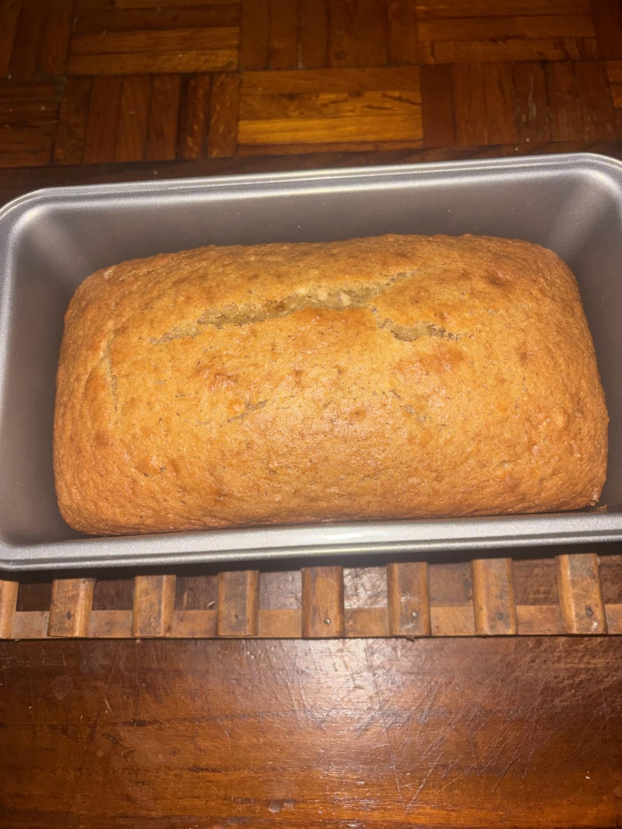 Amazon Basics Rectangular Nonstick Bread Loaf Pan for Baking Meatloaf with Even Heat Distribution, 9.5 x 5 Inch, Gray, Set of 2 customer photo 2