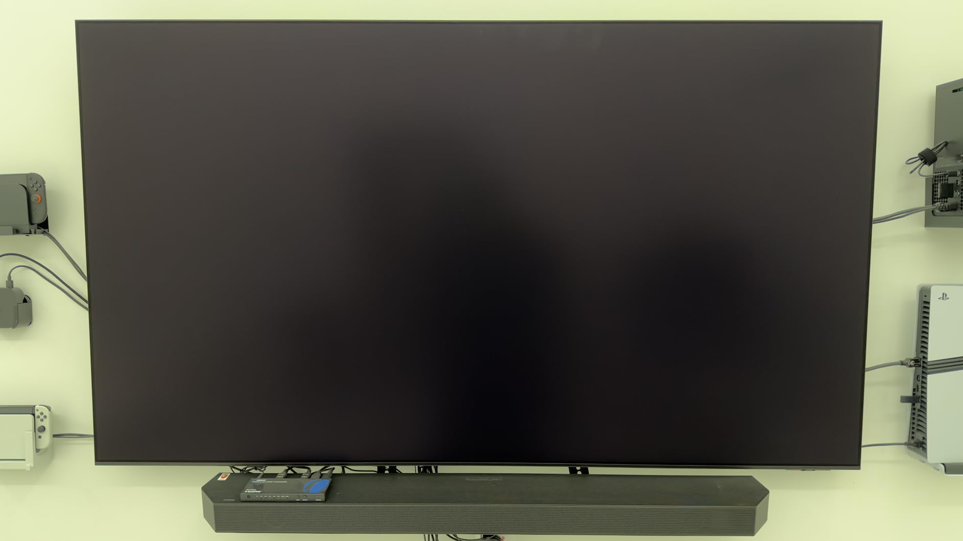 ECHOGEAR MaxMotion TV Wall Mount for 42-90” TVs up to 125lbs- UL Listed customer photo 1