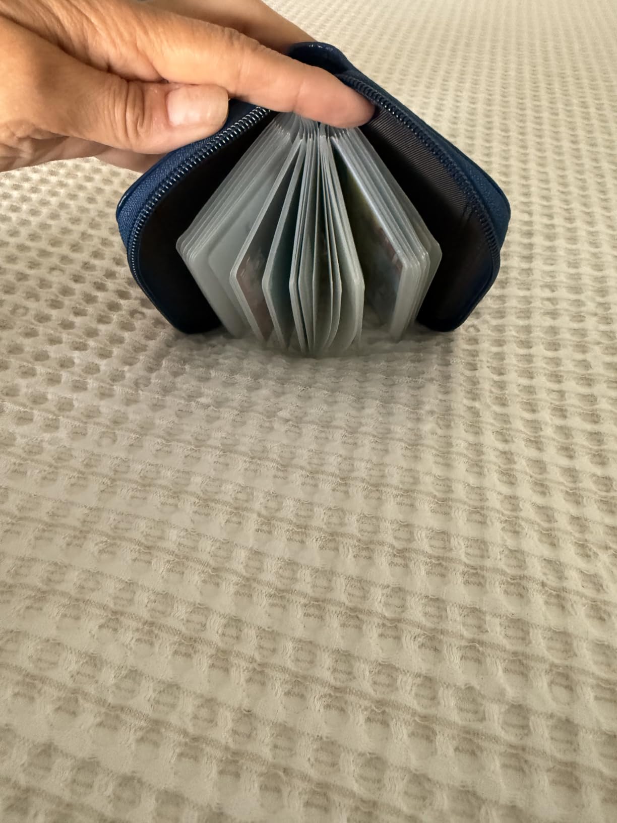 Easyoulife Genuine Leather Credit Card Holder Zipper Wallet With 26 Card Slots customer photo 2