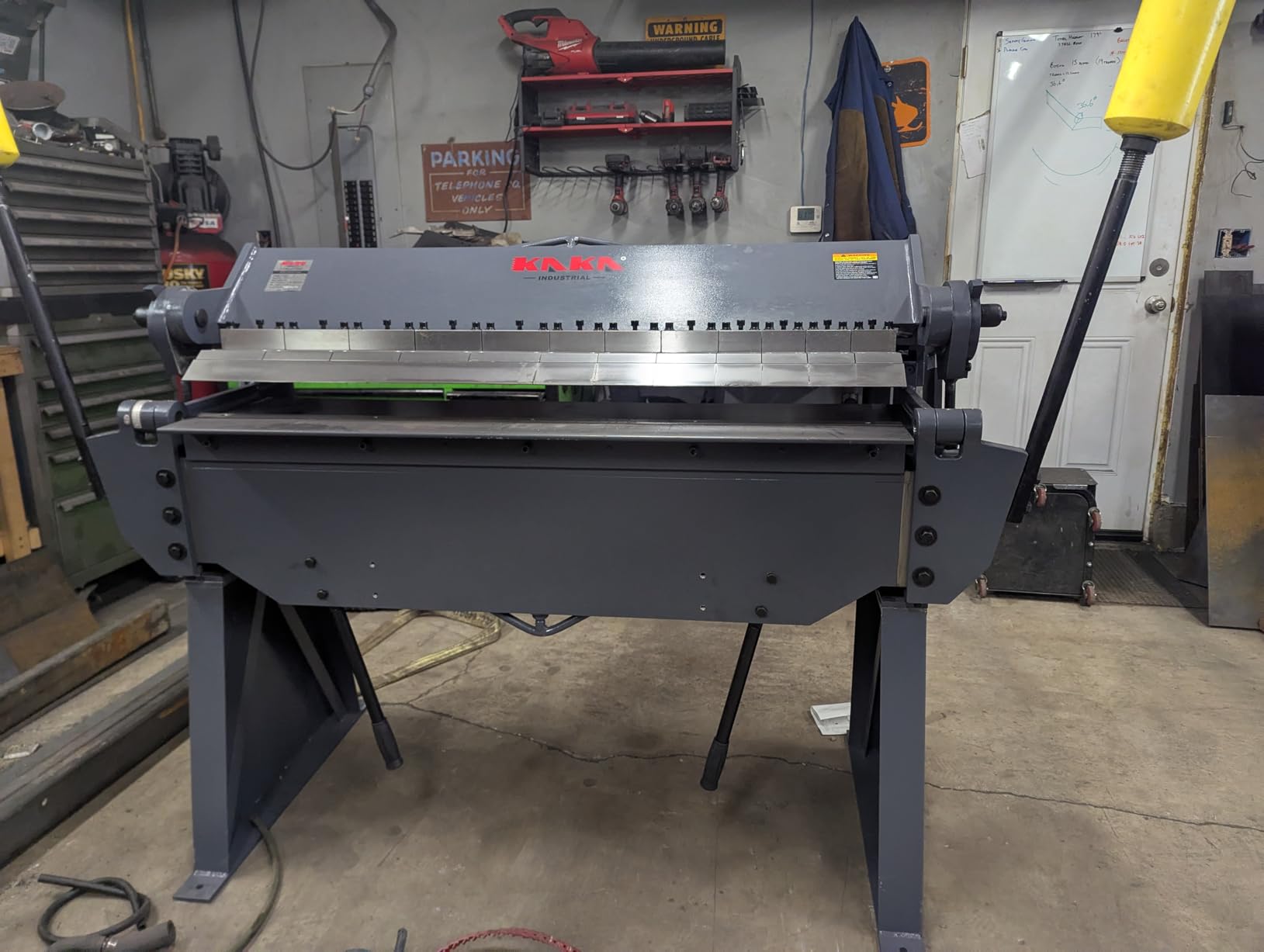 Box and Pan Brake, 48 in Heavy-Duty Finger Brake, 12 Gauge Mild Steel, 5.51 in Box Depth, 9 Hardened Fingers, 0-135 Degree, KAKA INDUSTRIAL W-4812 | Deep box forming with counterweights customer photo 1