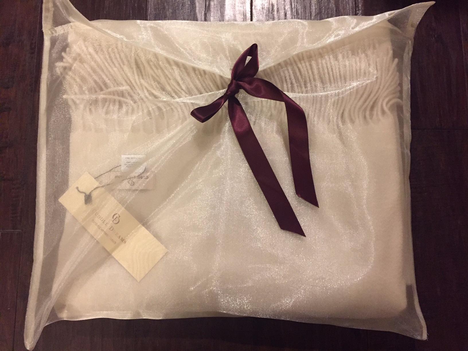 CUDDLE DREAMS Premium Cashmere Throw Blanket with Fringe (Ivory) | Rare Cashmere Blend, Luxurious Softness, Lightweight Warmth, Classic Fringed Accent, Perfect for Gifting customer photo 1