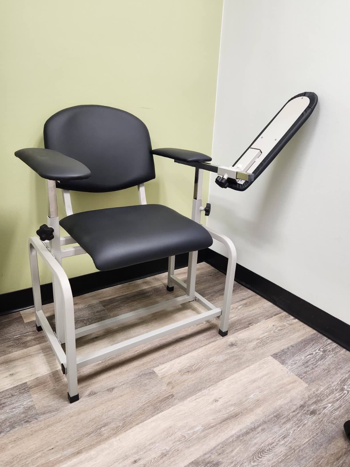 VivaComfort Black 400 lbs Weight Capacity Phlebotomy Chair with Adjustable Armrest, Blood Draw Chair, Comfortable Lab Medical Chair customer photo 1