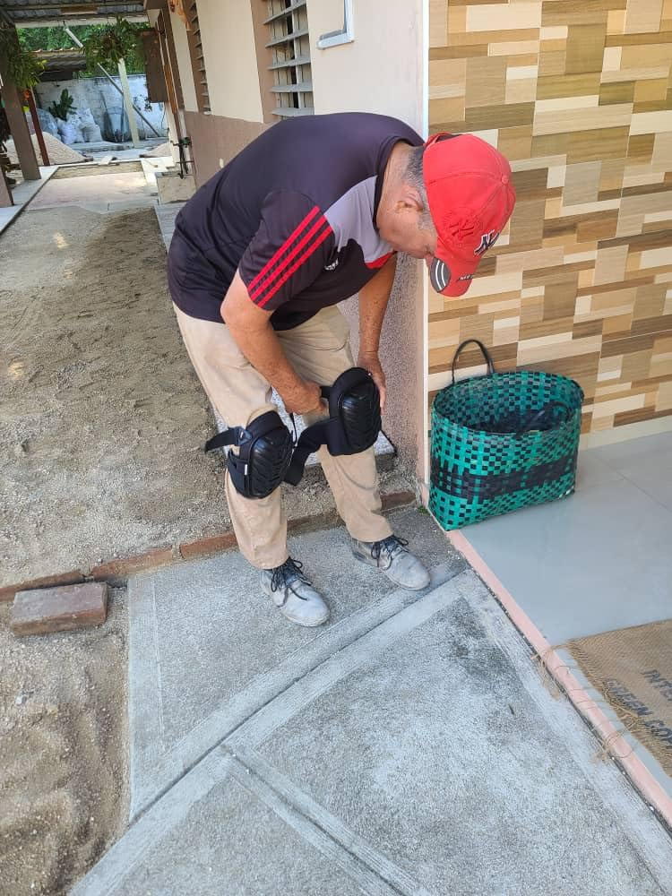 CE' CERDR Professional Knee Pads for Work - Heavy Duty Foam Padding Kneepads for Construction, Gardening, Flooring with Comfortable Gel Cushion to Save Your Knees (Knee High) customer photo 1