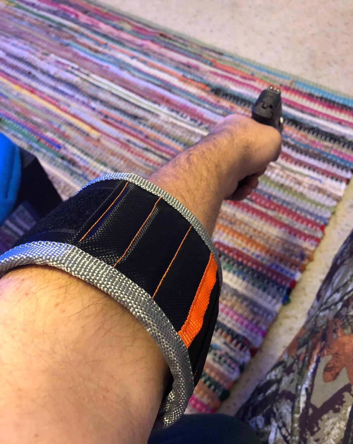 HORUSDY Magnetic Wristband, Premium Tool Belt for Holding Screws Nails Drill Bits with Powerful Magnets customer photo 2
