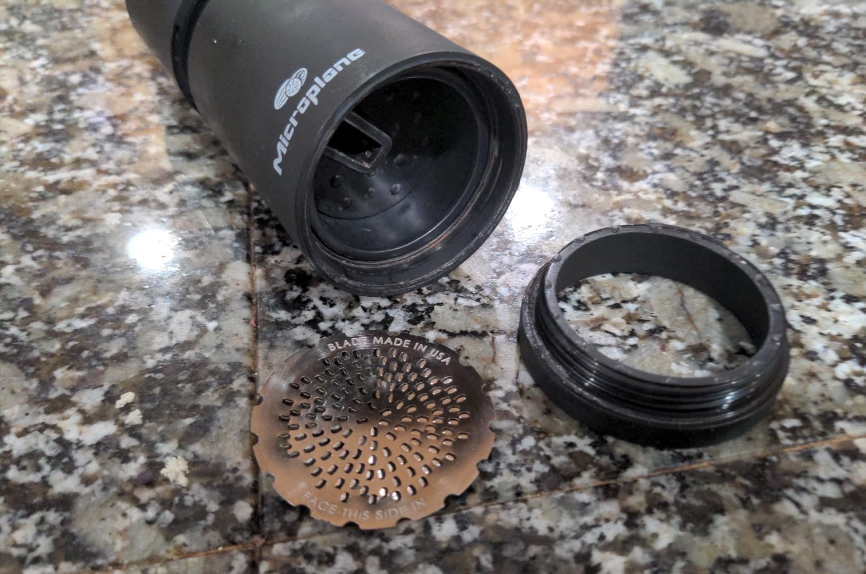 Microplane Manual Spice Mill - Cinnamon Grinder and Nutmeg Grater (Black) customer photo 1