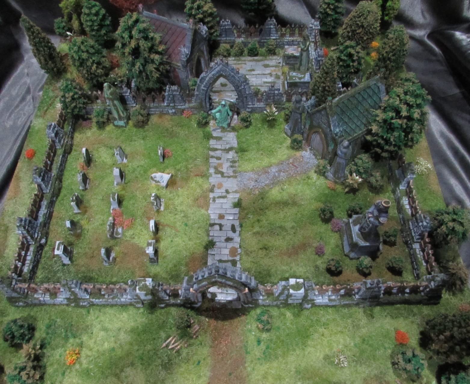 EnderToys Mausoleum Graveyard Scene - DND Terrain Scenery for Tabletop 28mm Miniatures Wargame customer photo 2
